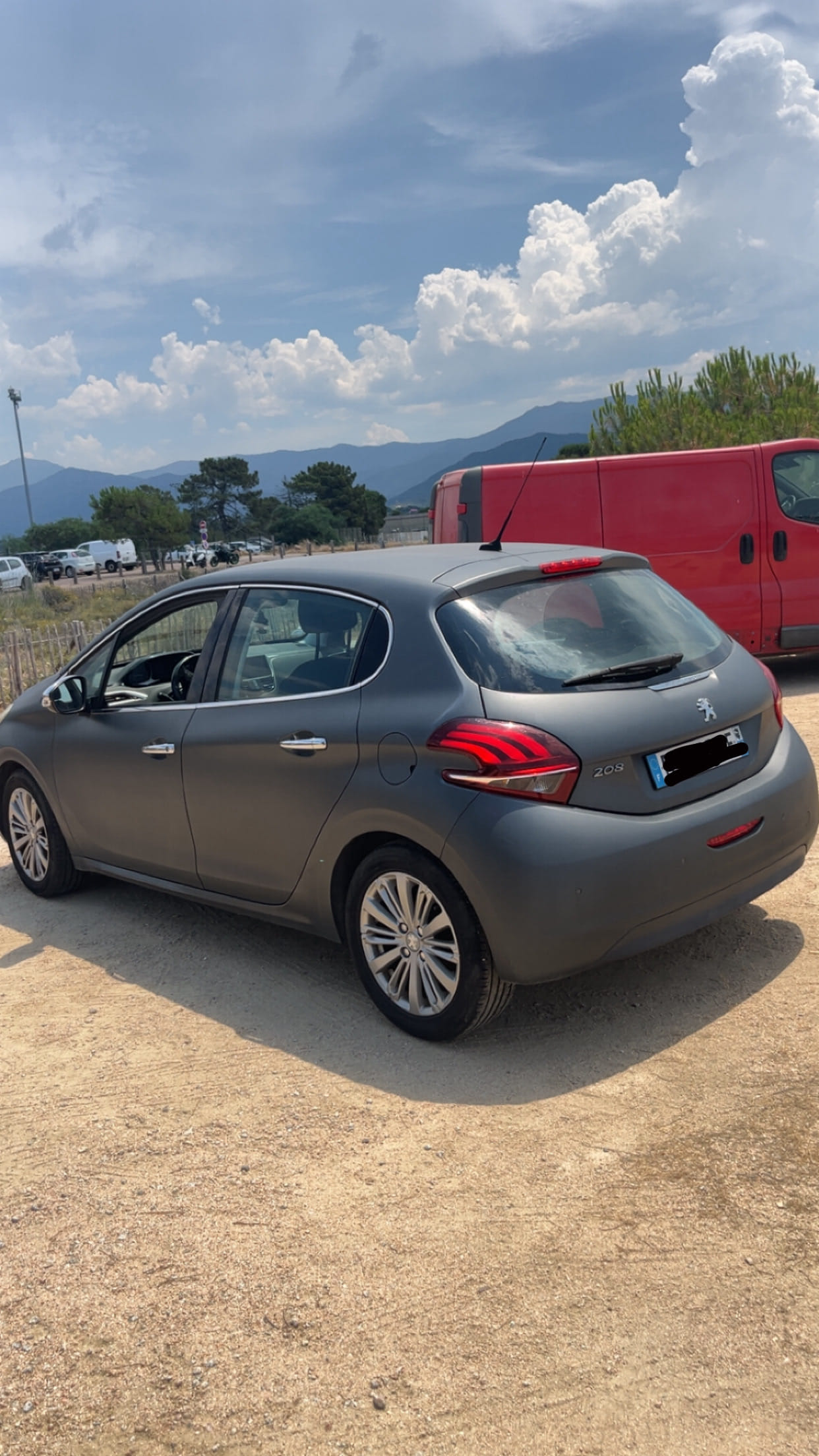 Peugeot 208 avec GPS