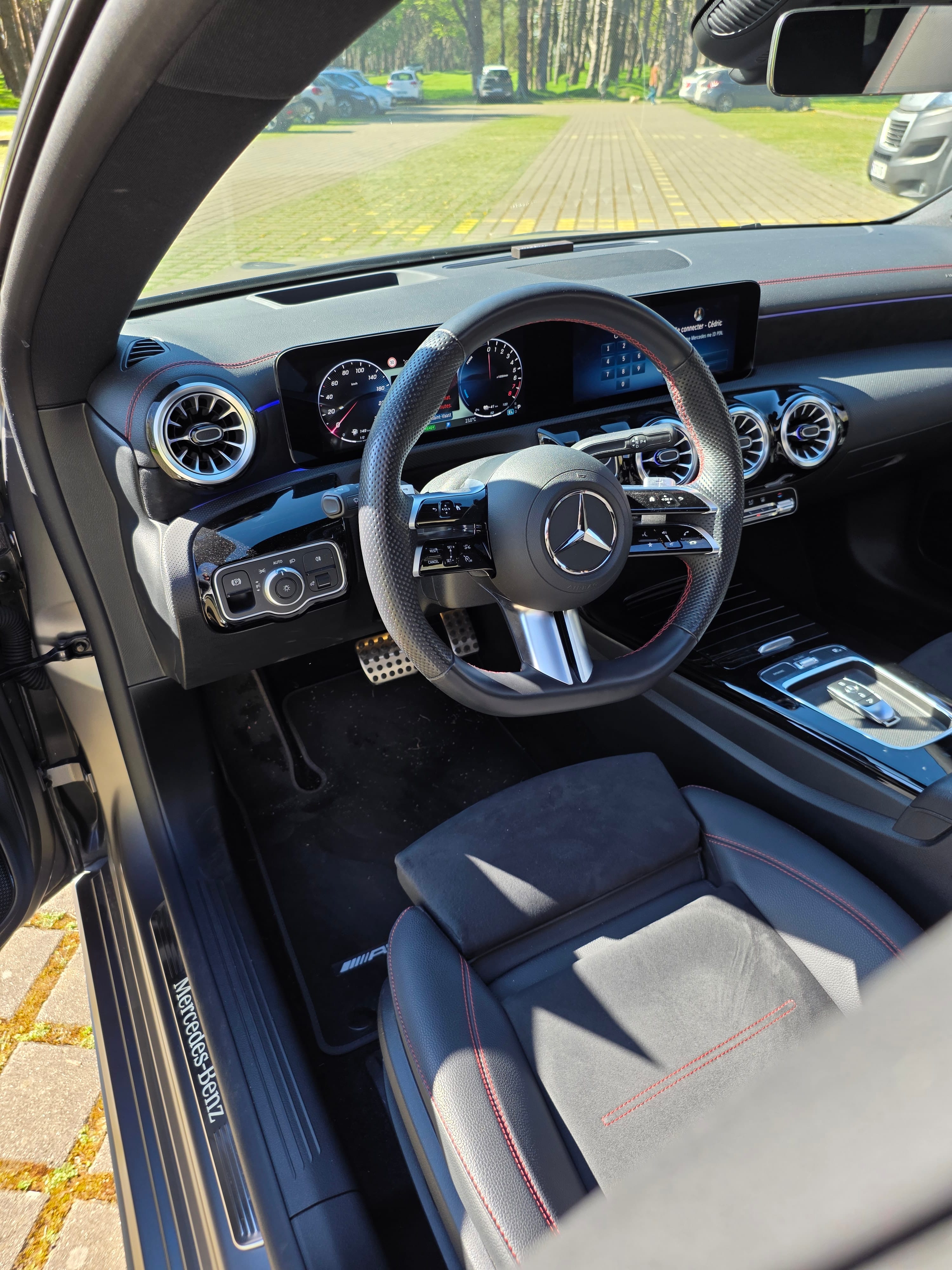 Mercedes-Benz Classe CLA 250 E avec GPS