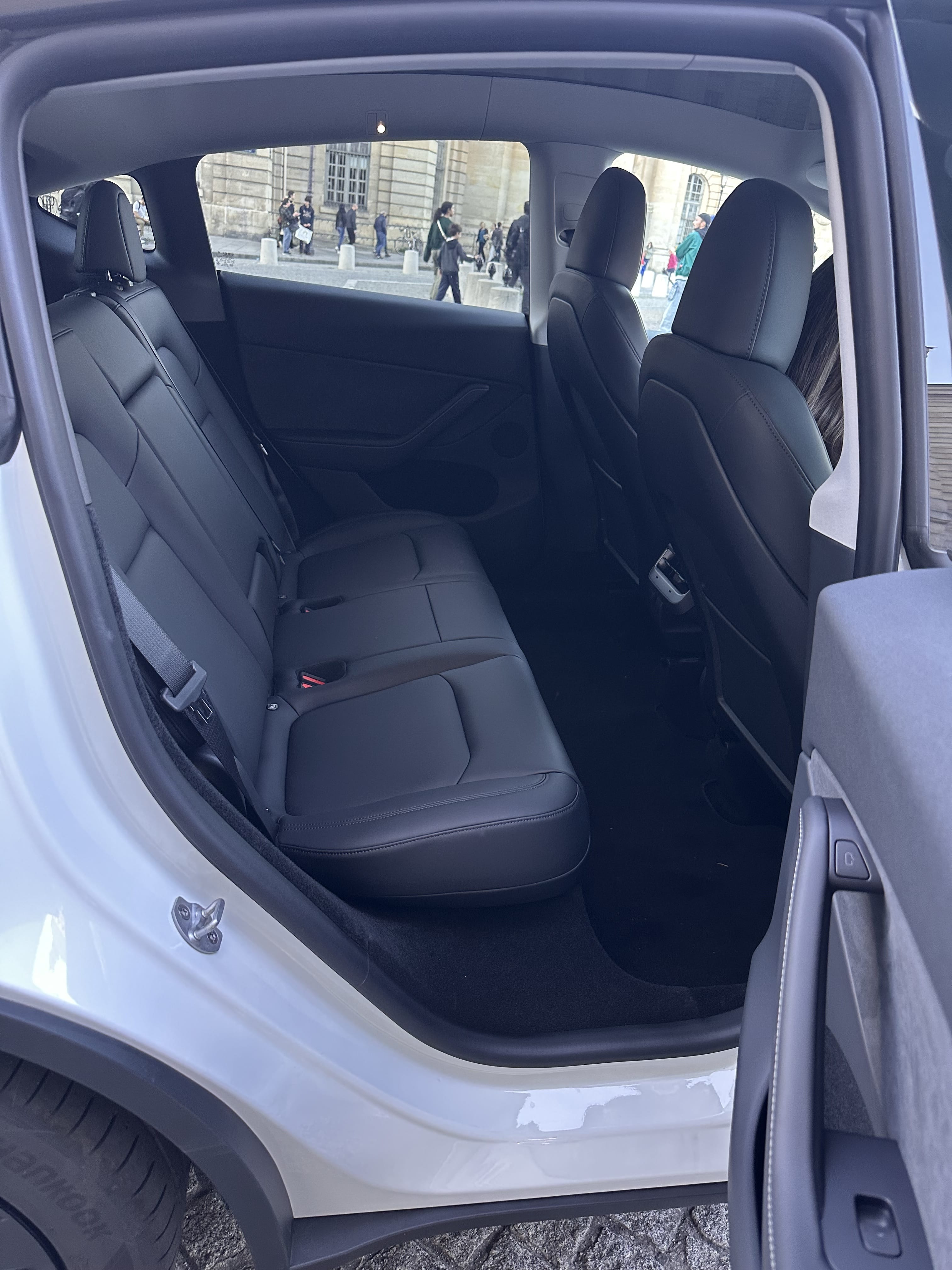 Tesla Model Y avec Audio Bluetooth
