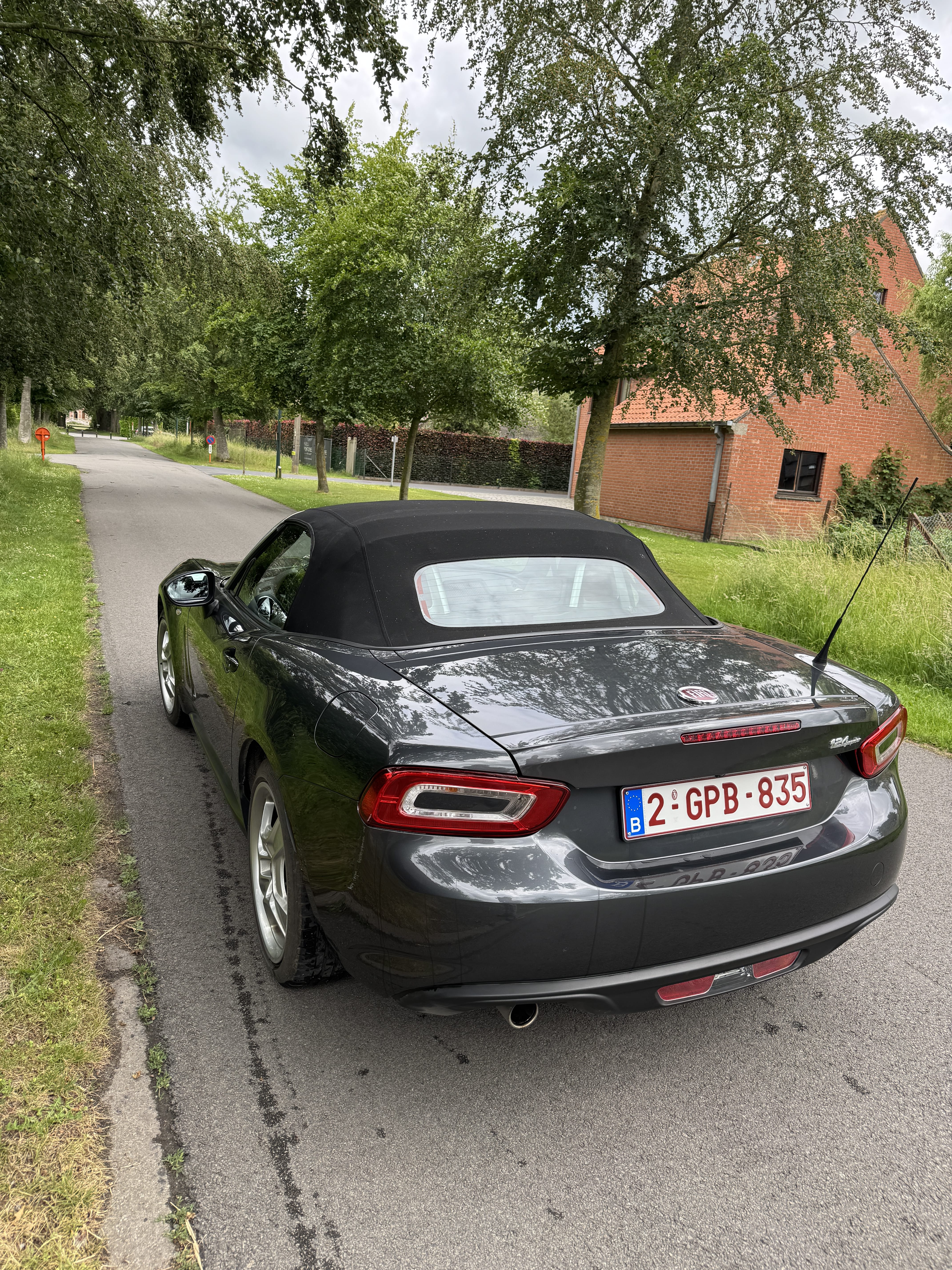 Fiat 124 Spider avec Caméra de recul
