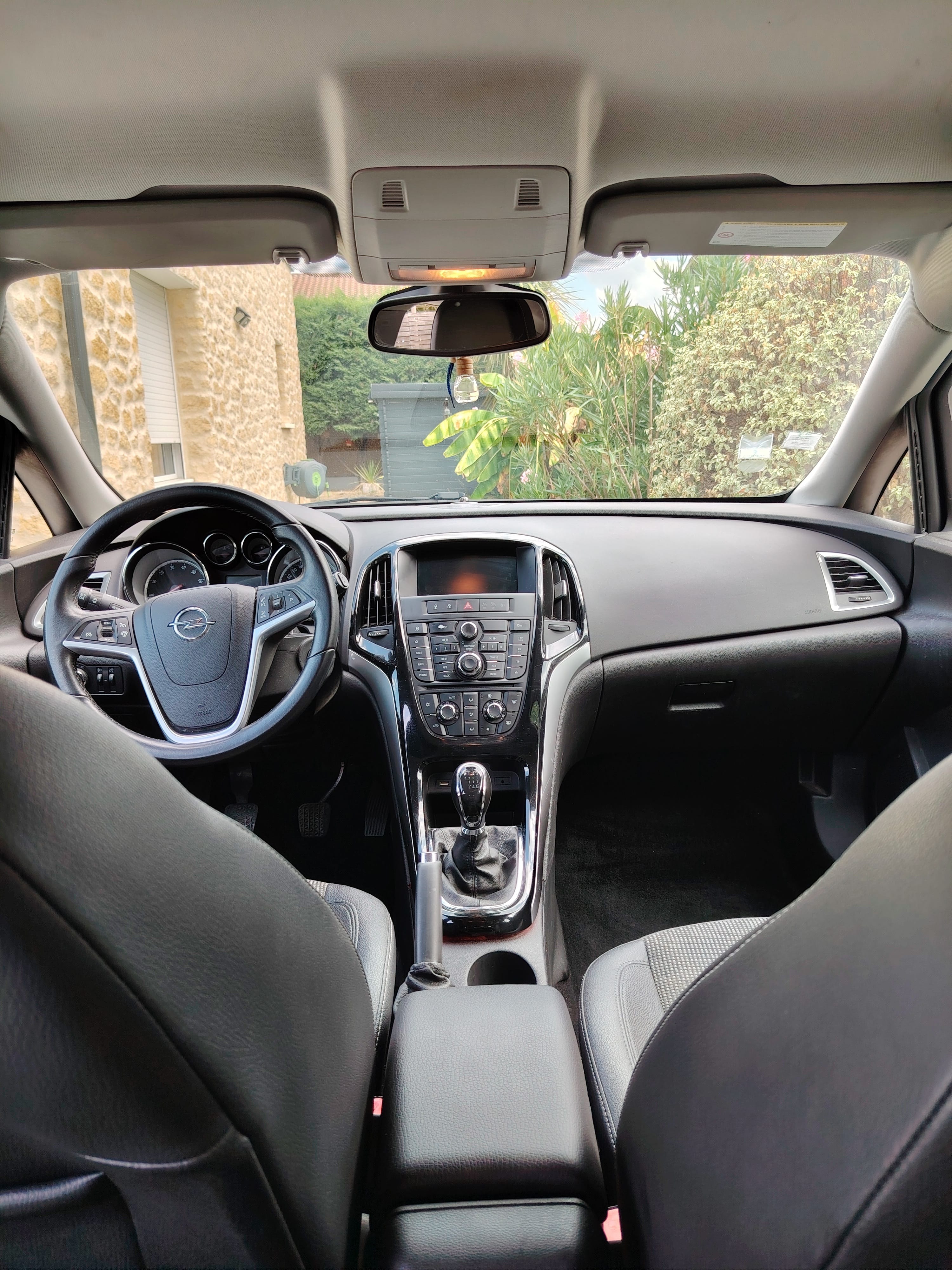Opel Astra avec GPS