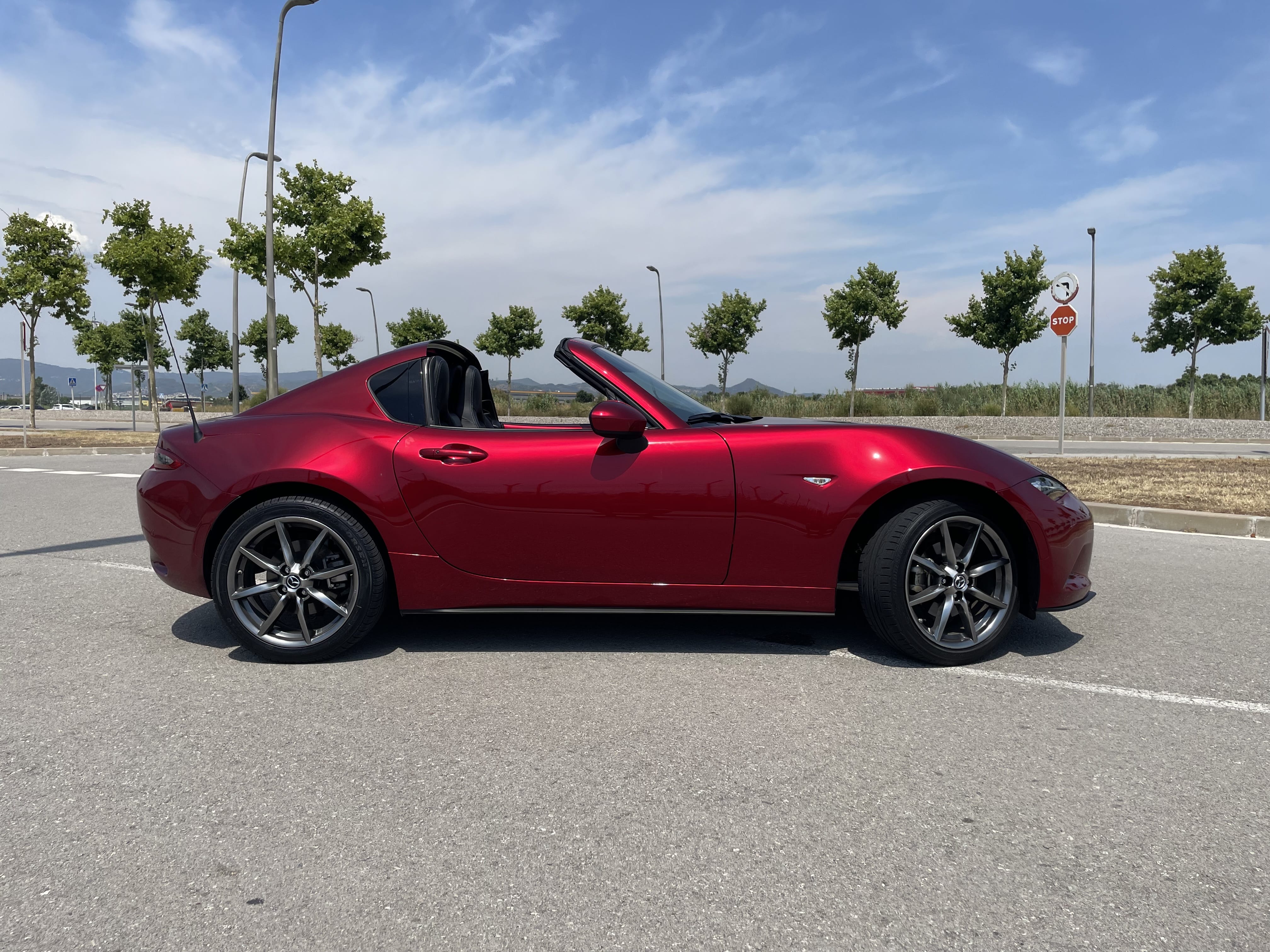 Mazda MX-5 Miata Club Sport descapotable con Aire acondicionado