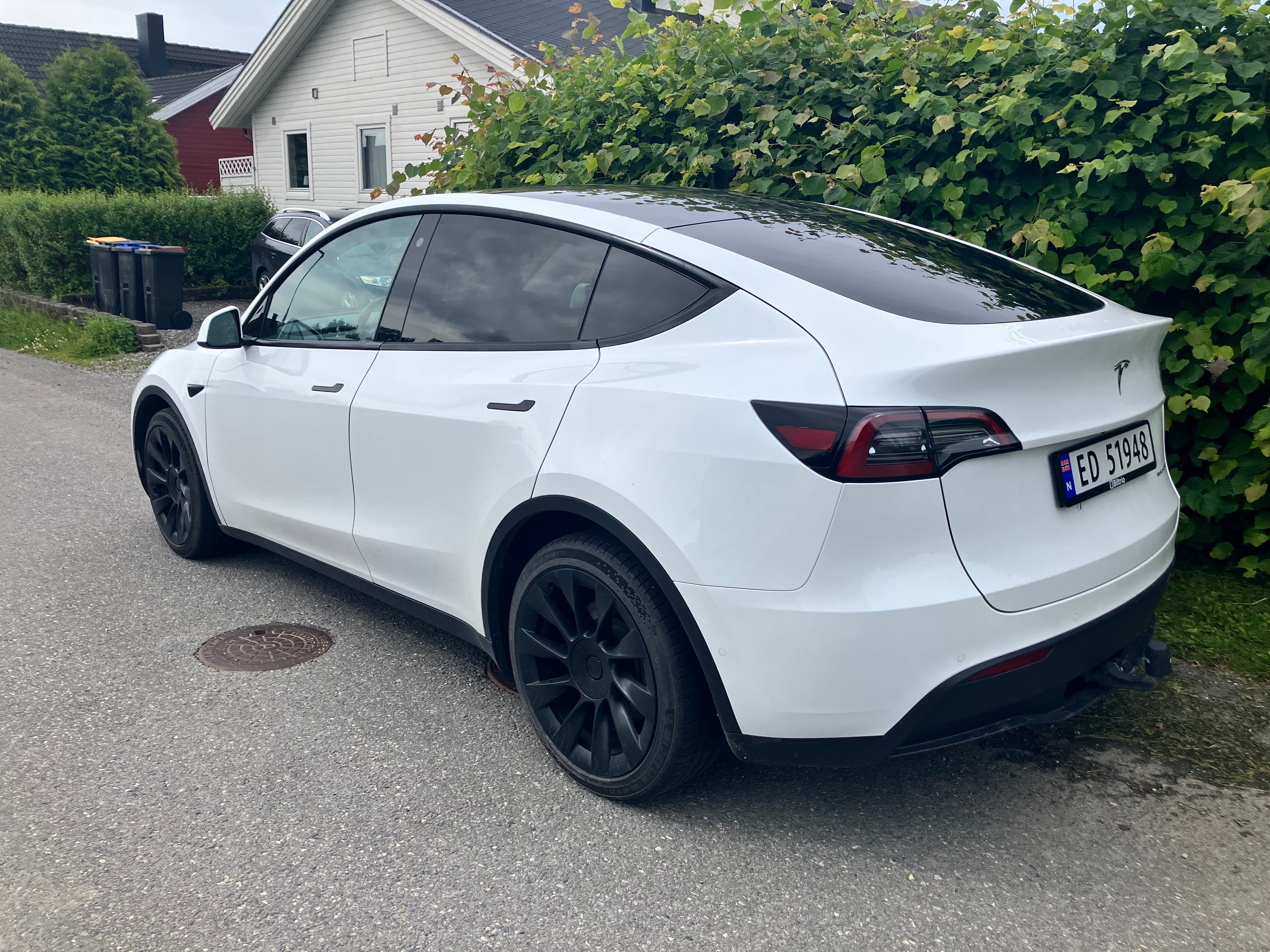 Tesla Model Y med Ryggekamera