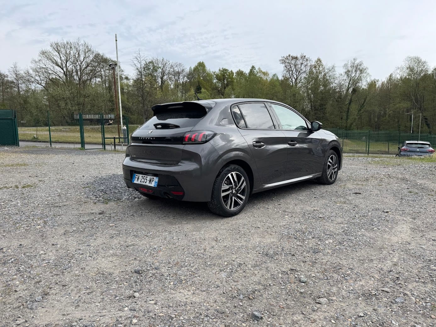 Peugeot 208 Ess BV auto FW255WP avec Android Auto