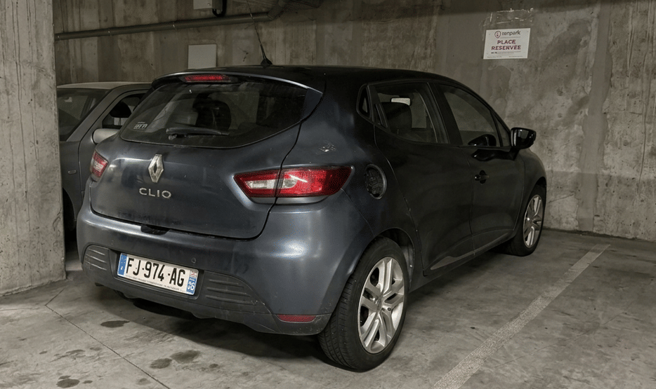 Renault Clio FJ974AG avec Climatisation
