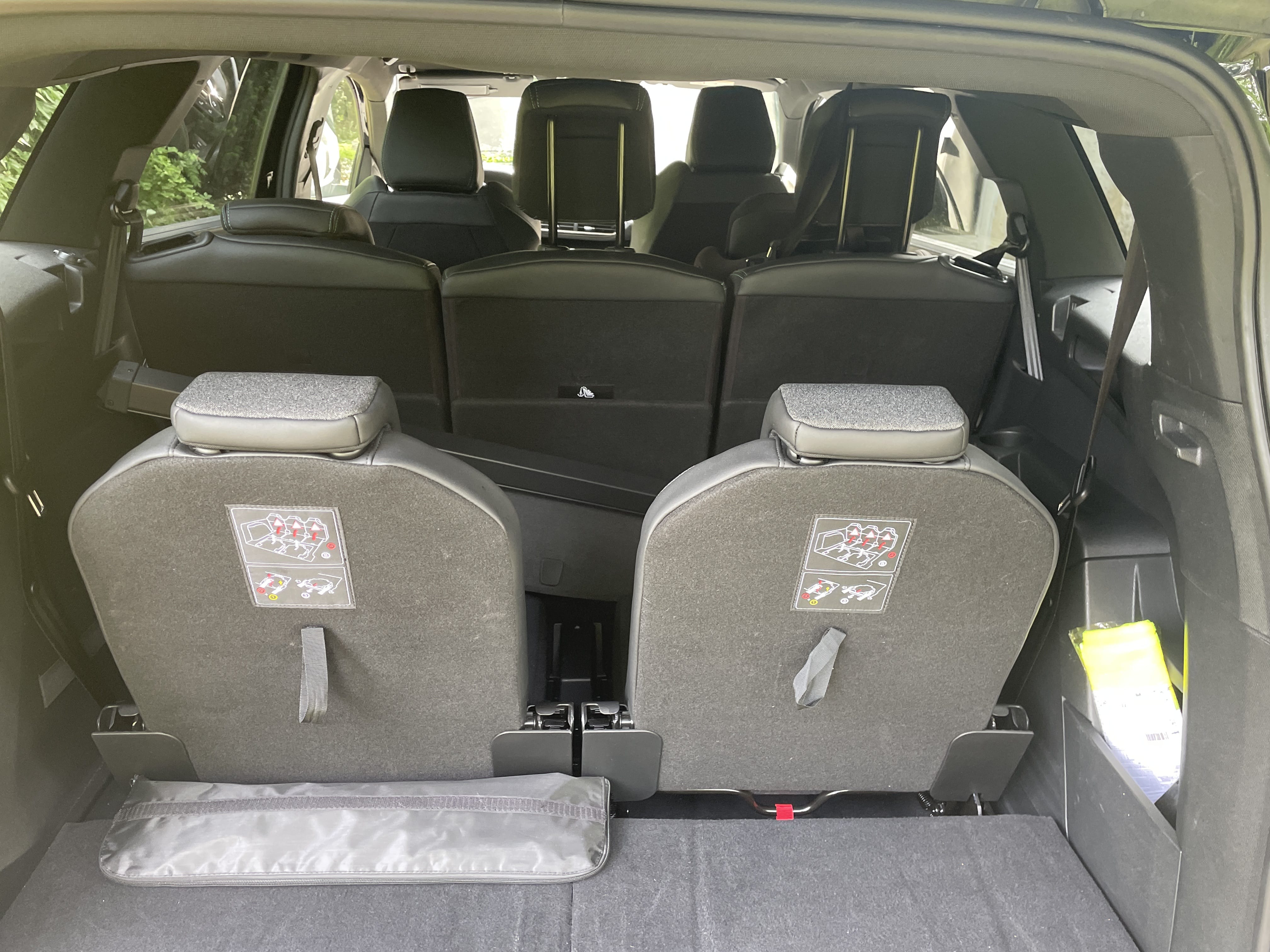 Peugeot 5008 avec Entrée audio / iPod