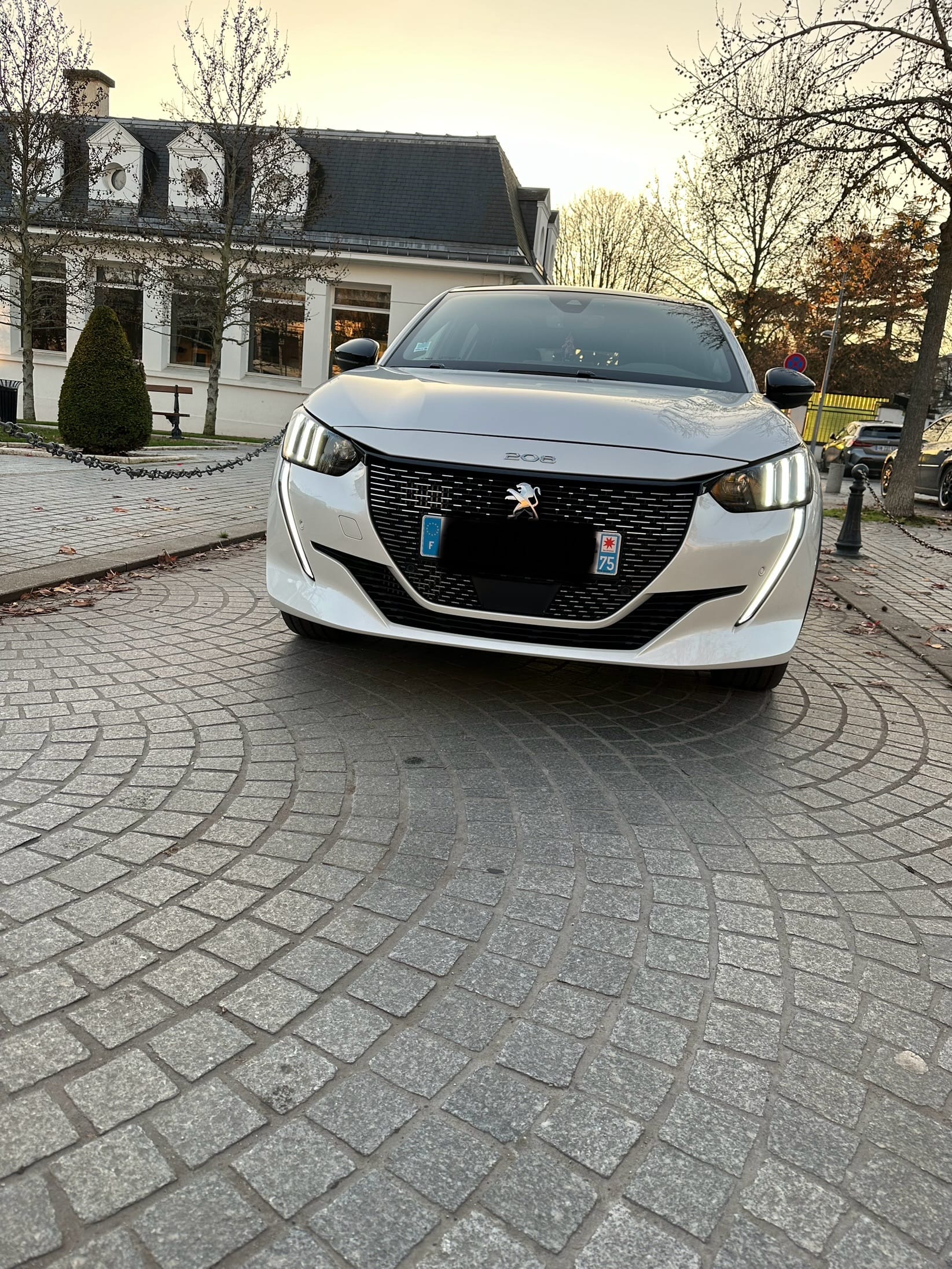 Peugeot 208 GTI avec Dashcam