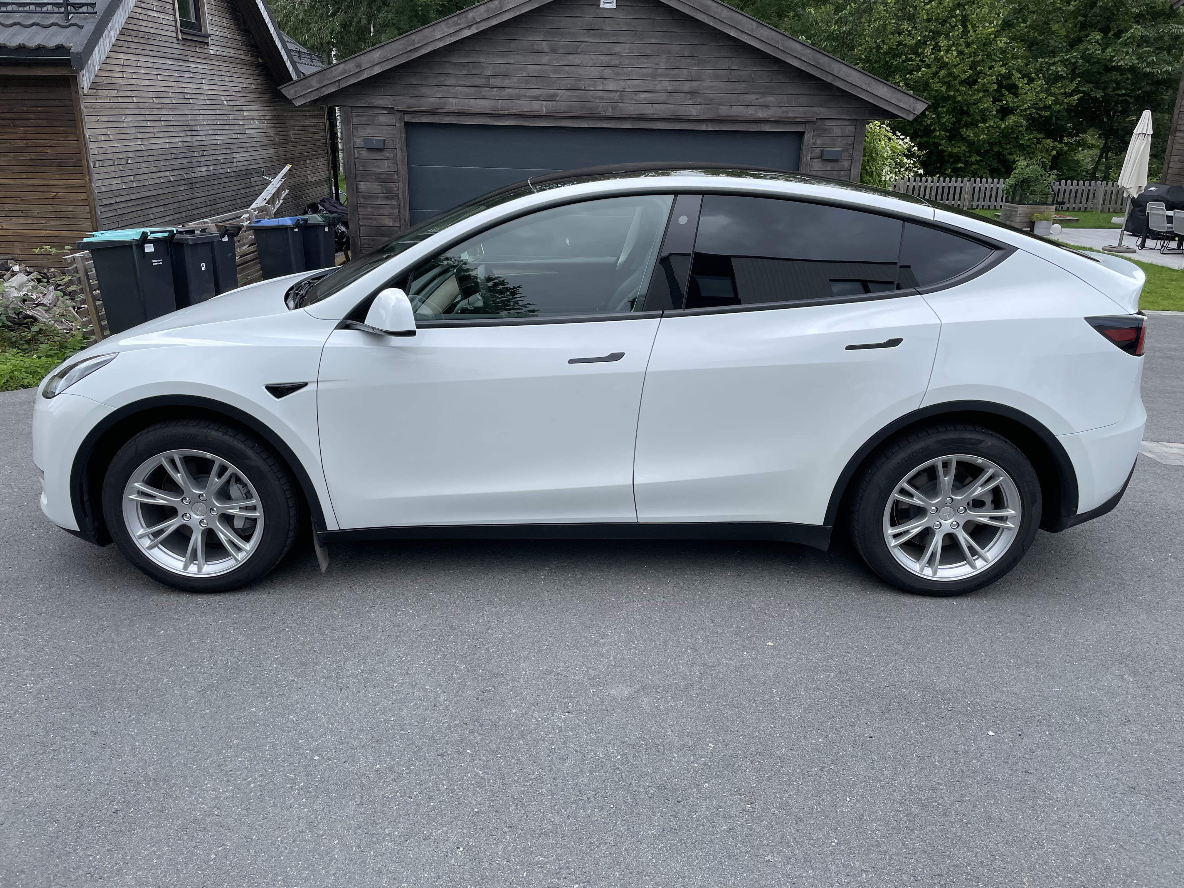 Tesla Model Y med Aircondition