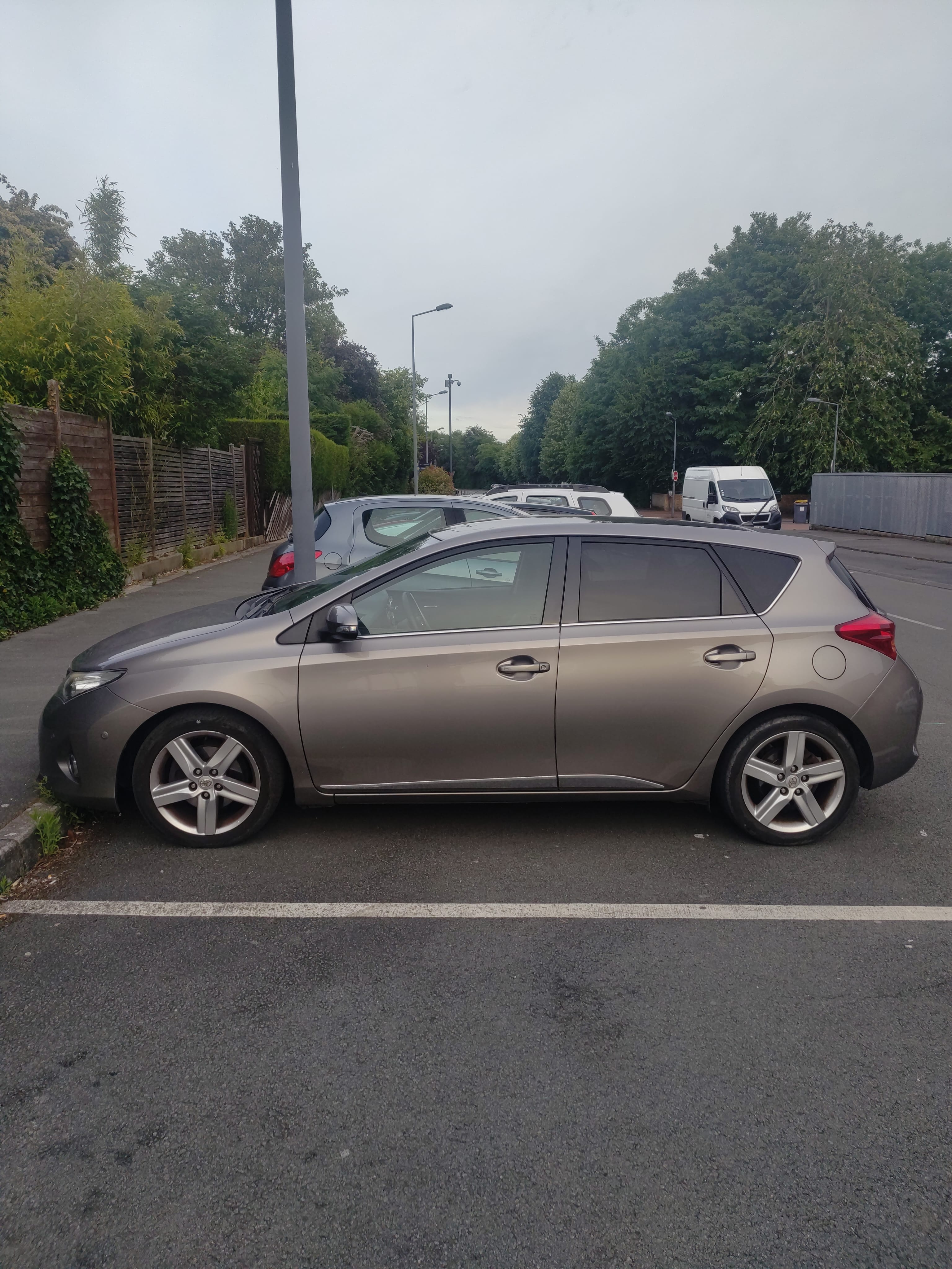 Toyota Auris 2.0 D4D avec Climatisation