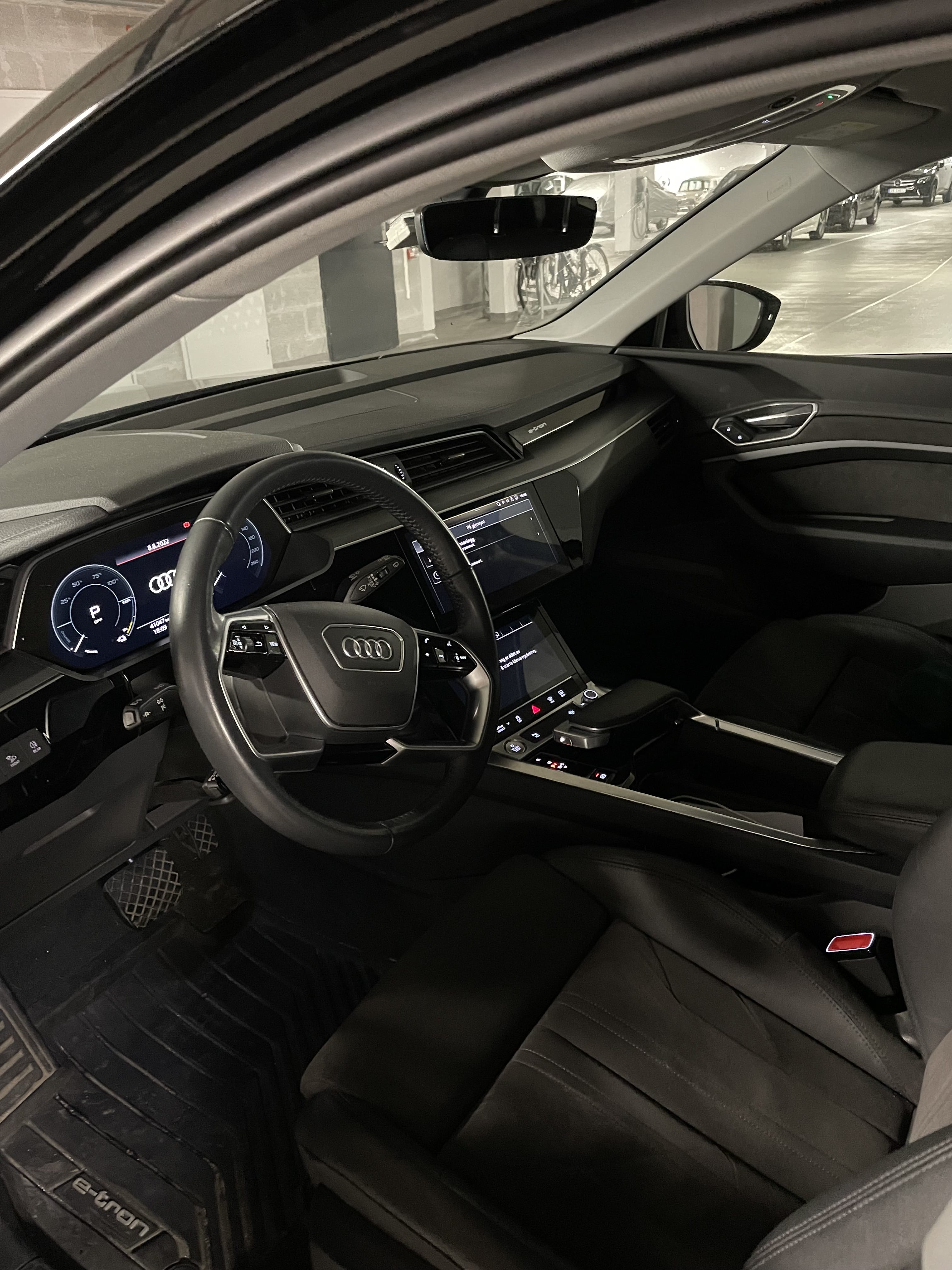 Audi e-tron med GPS