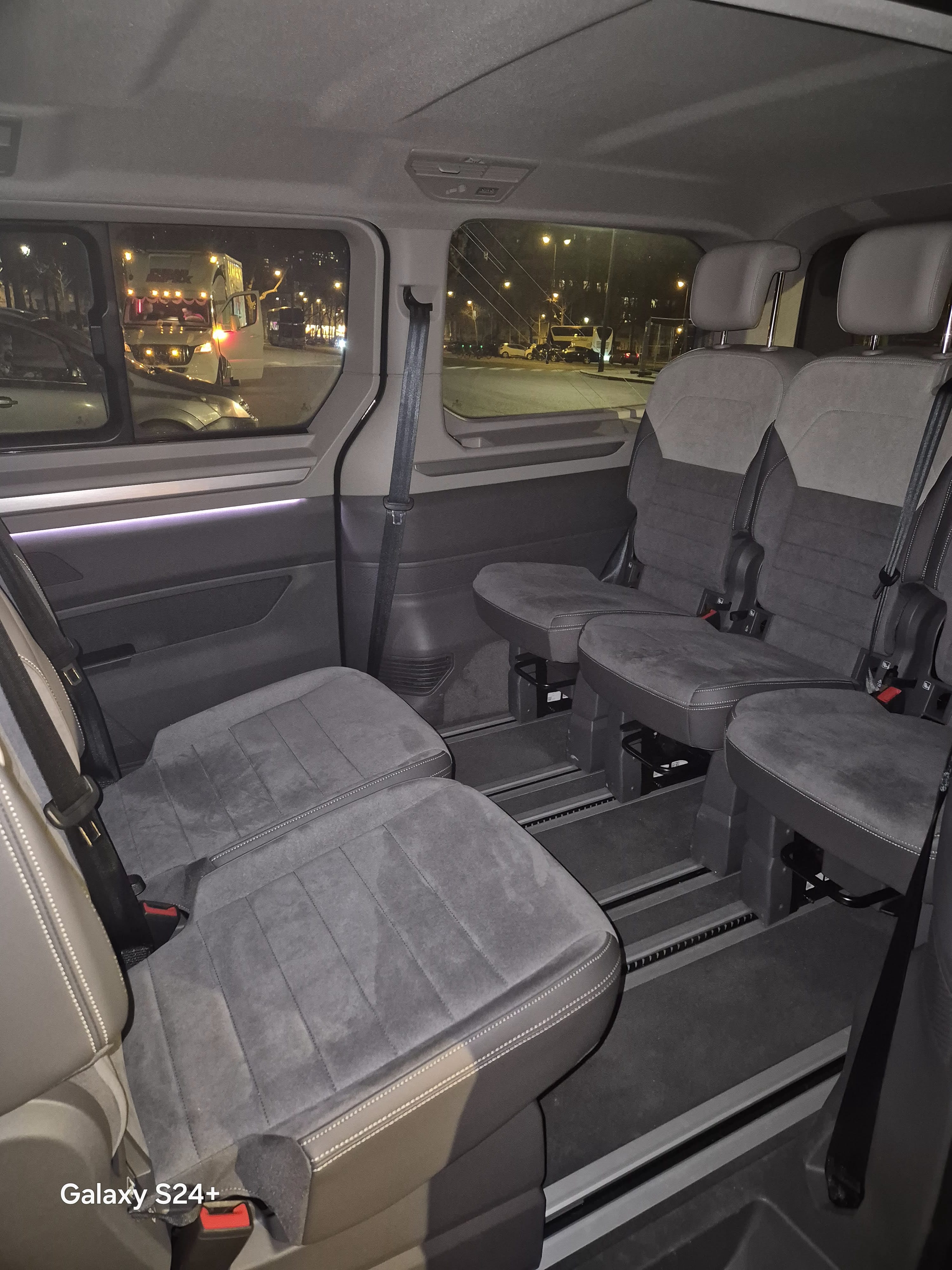 Volkswagen Multivan avec GPS
