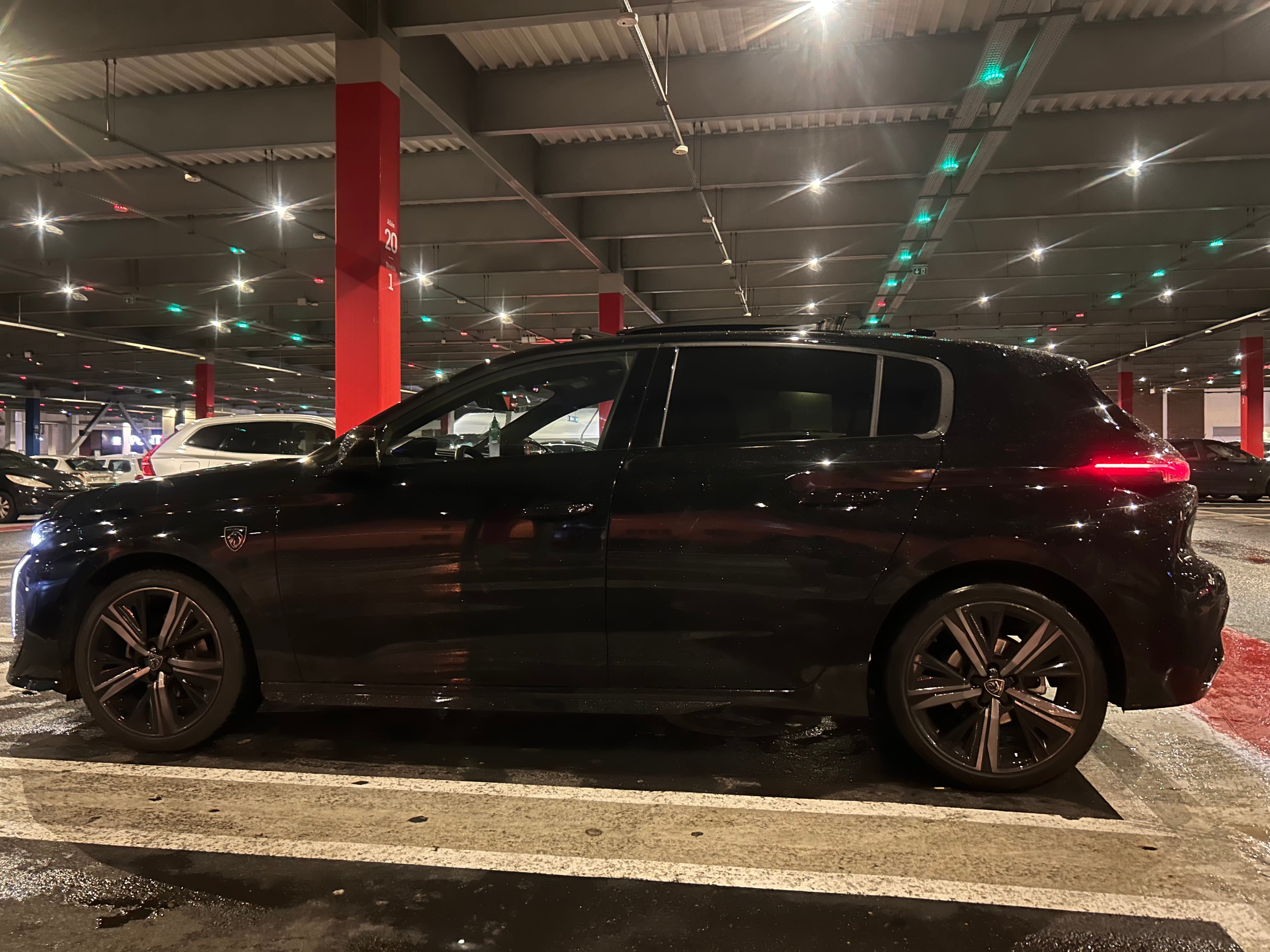 Peugeot 308 GT 1.2 puretech avec Climatisation