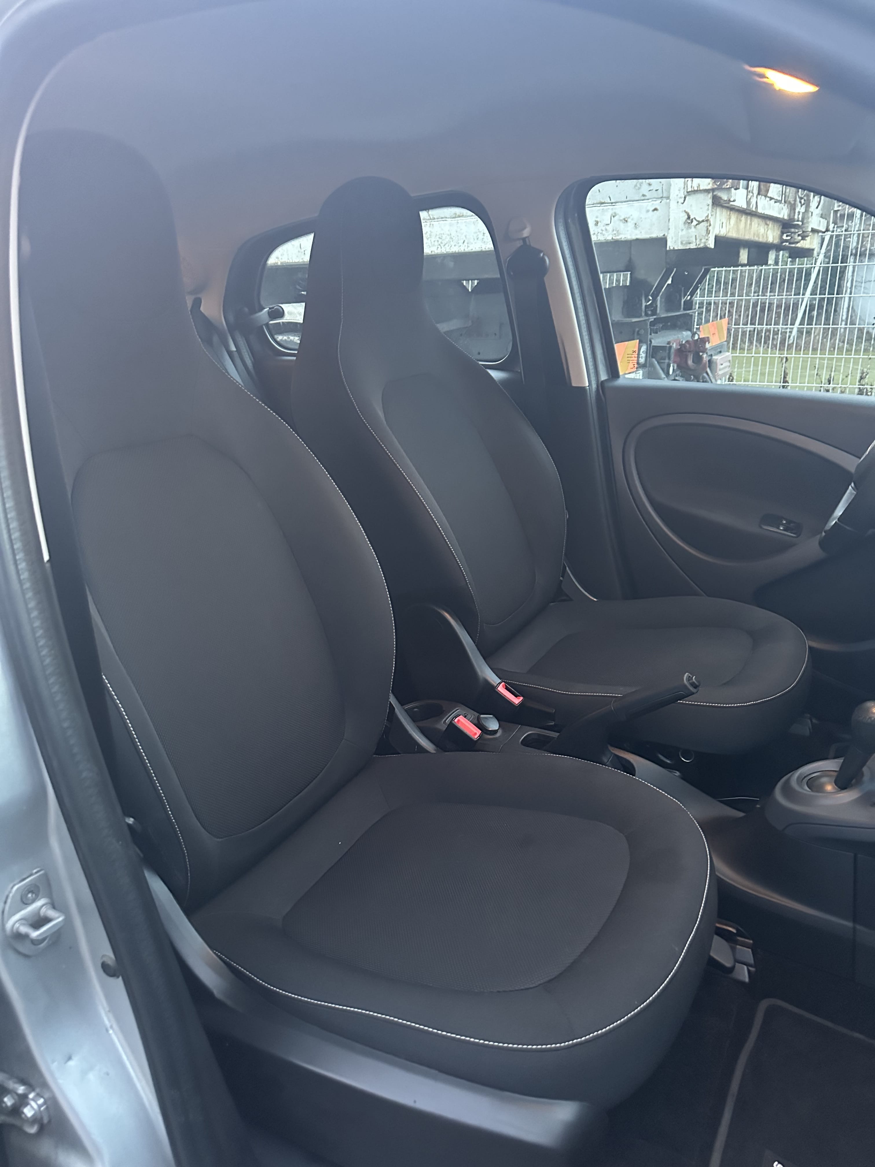 Smart Forfour avec Audio Bluetooth