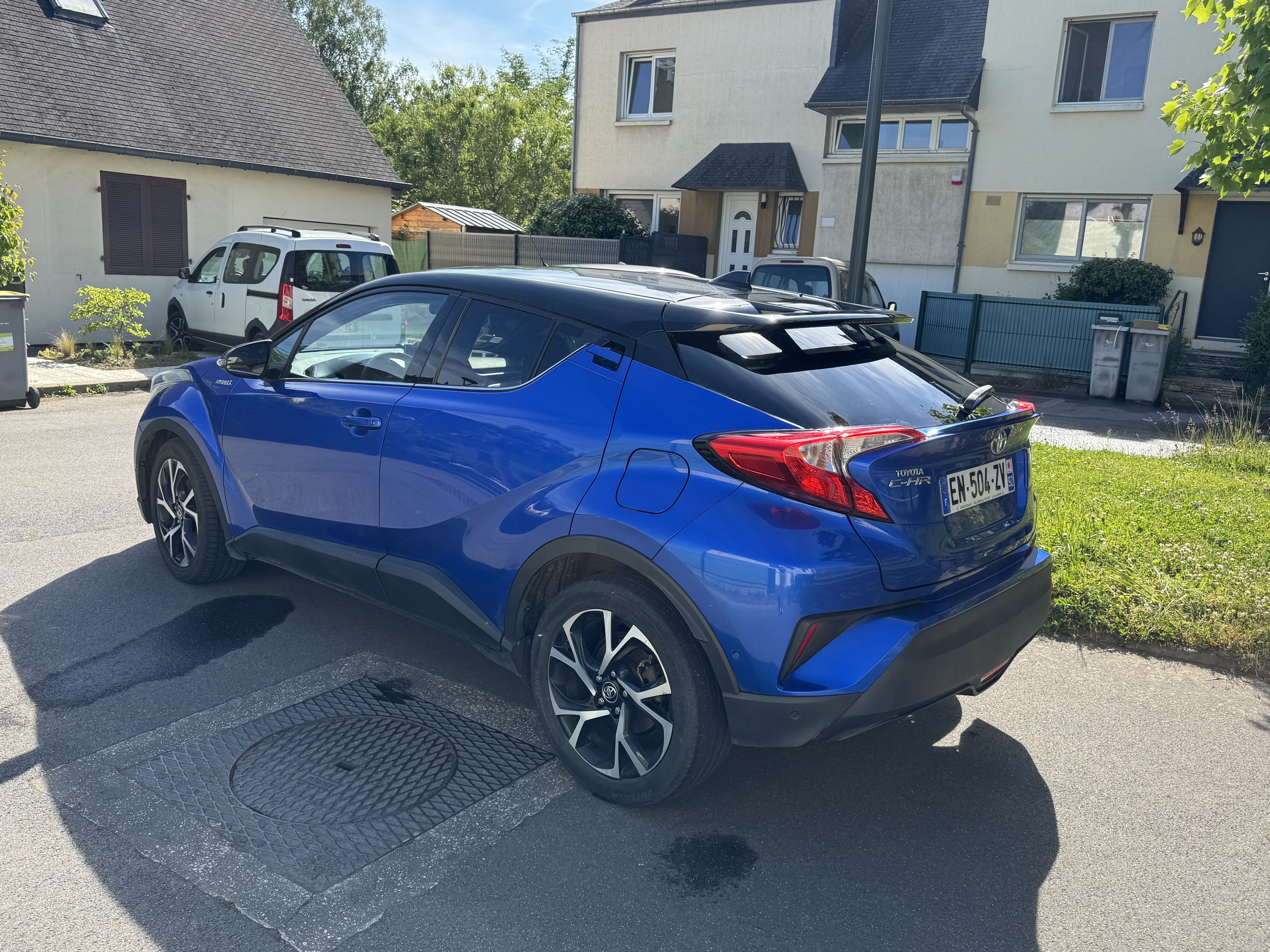 Toyota C-HR Hybrid Hybrid 122ch with GPS