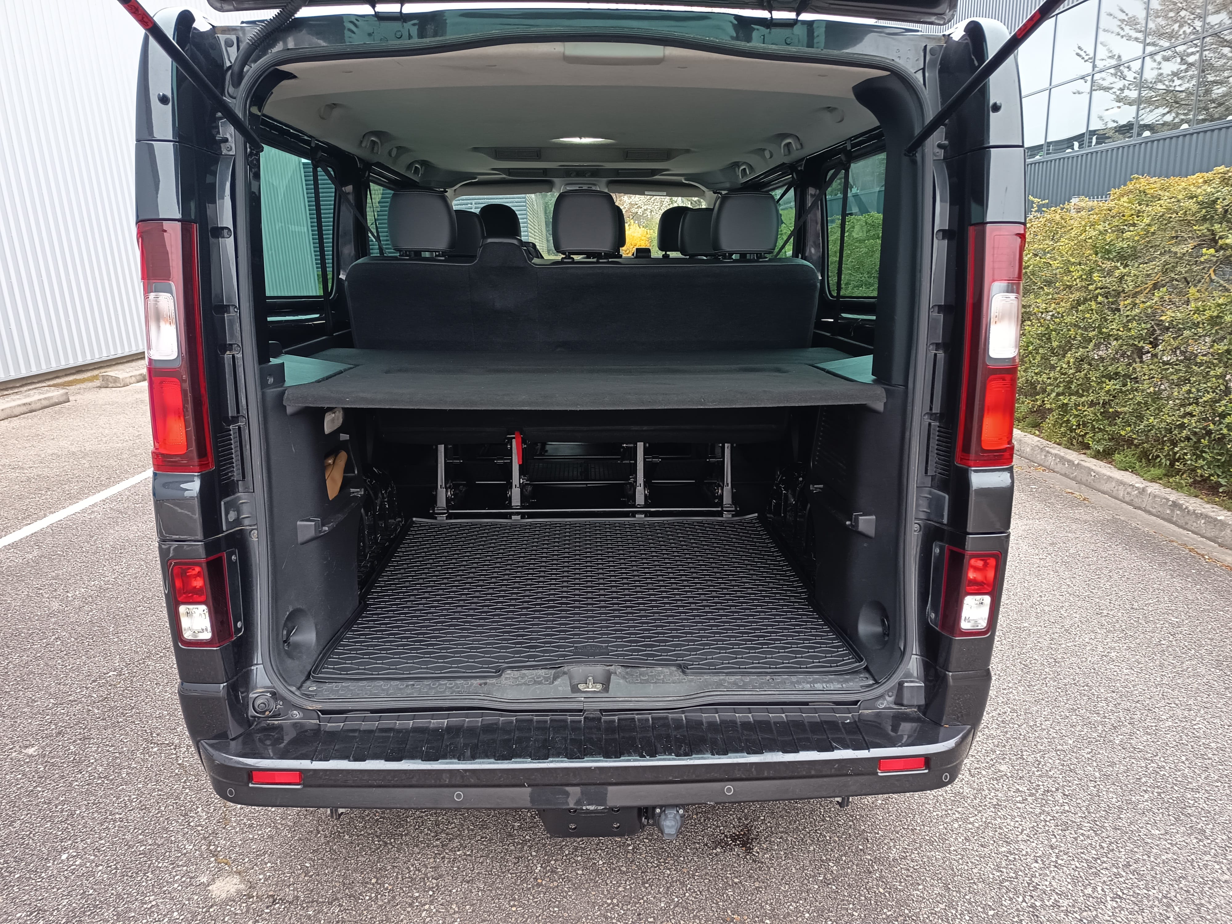 Opel Vivaro Combi MINIBUS avec Dashcam