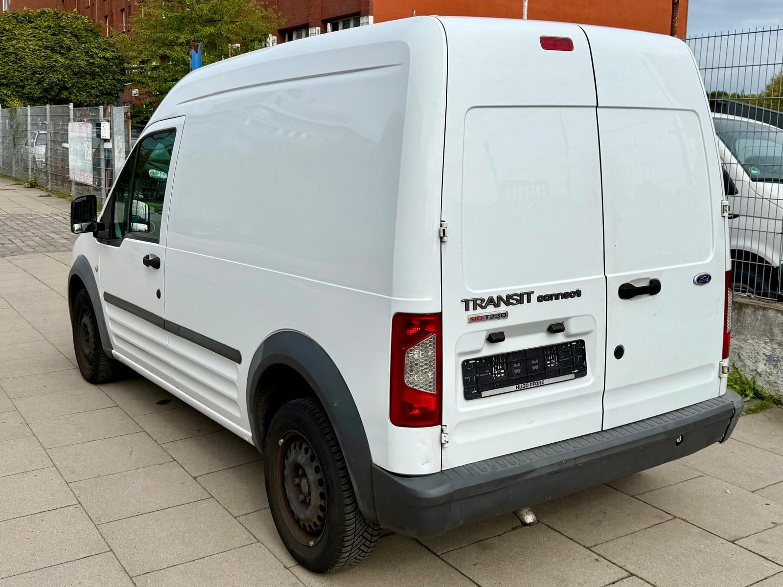 Ford Tourneo Connect with Car radio