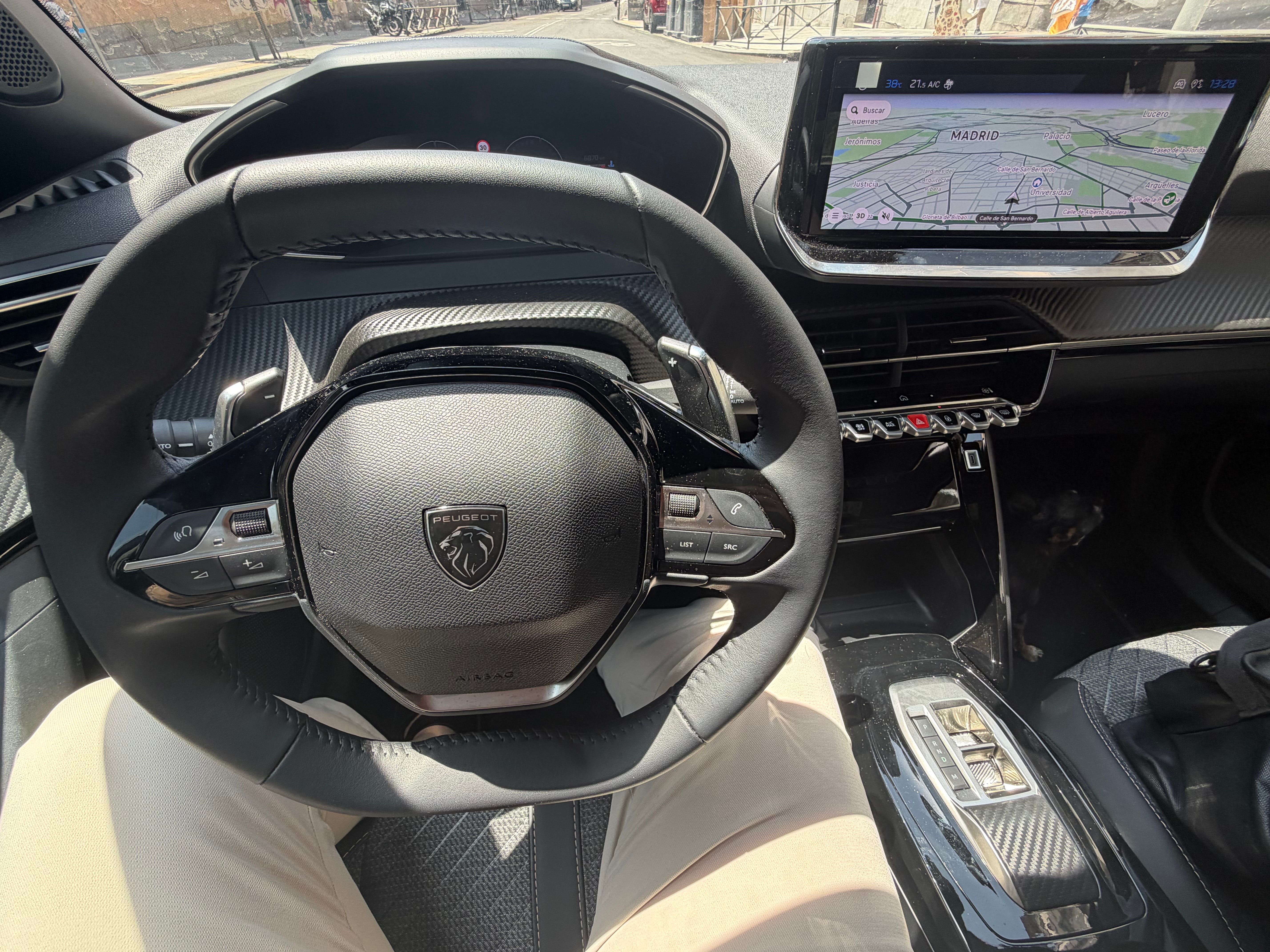 Peugeot 2008 with GPS