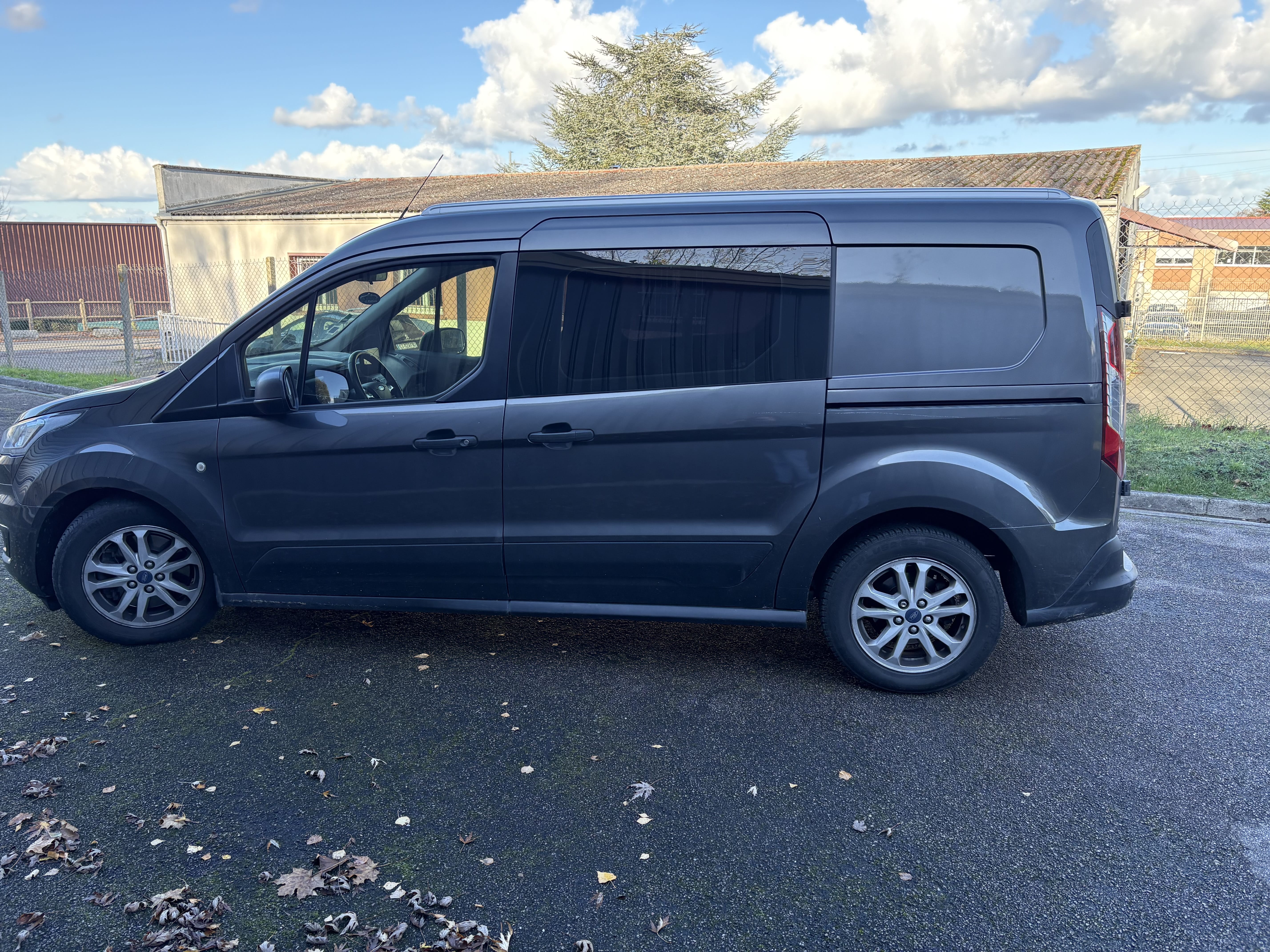 Ford Transit Connect Double Cabine avec Climatisation