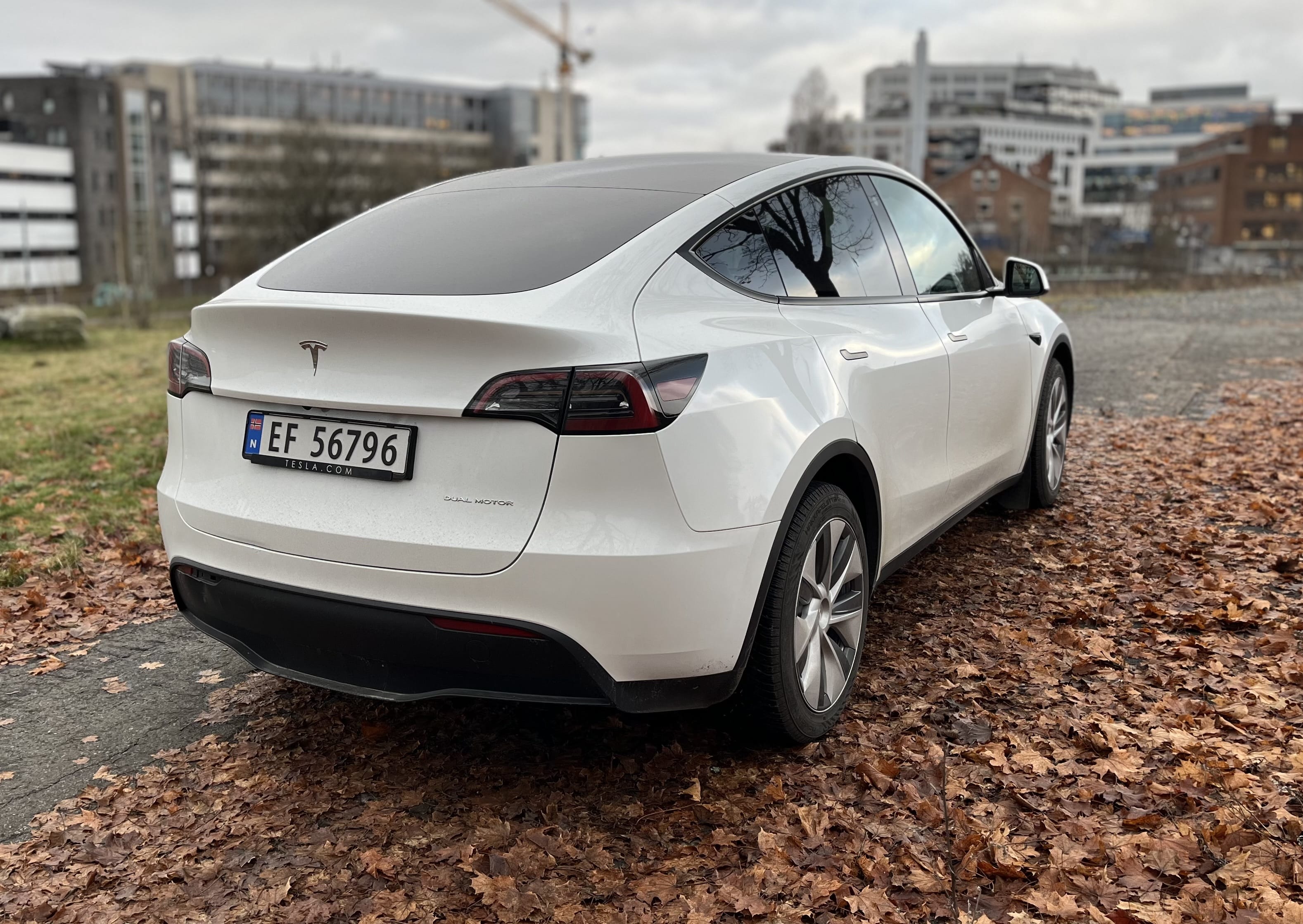 Tesla Model Y Long Range med GPS