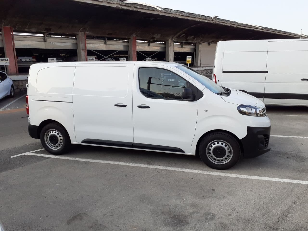 Opel Vivaro #956 P2 avec Climatisation