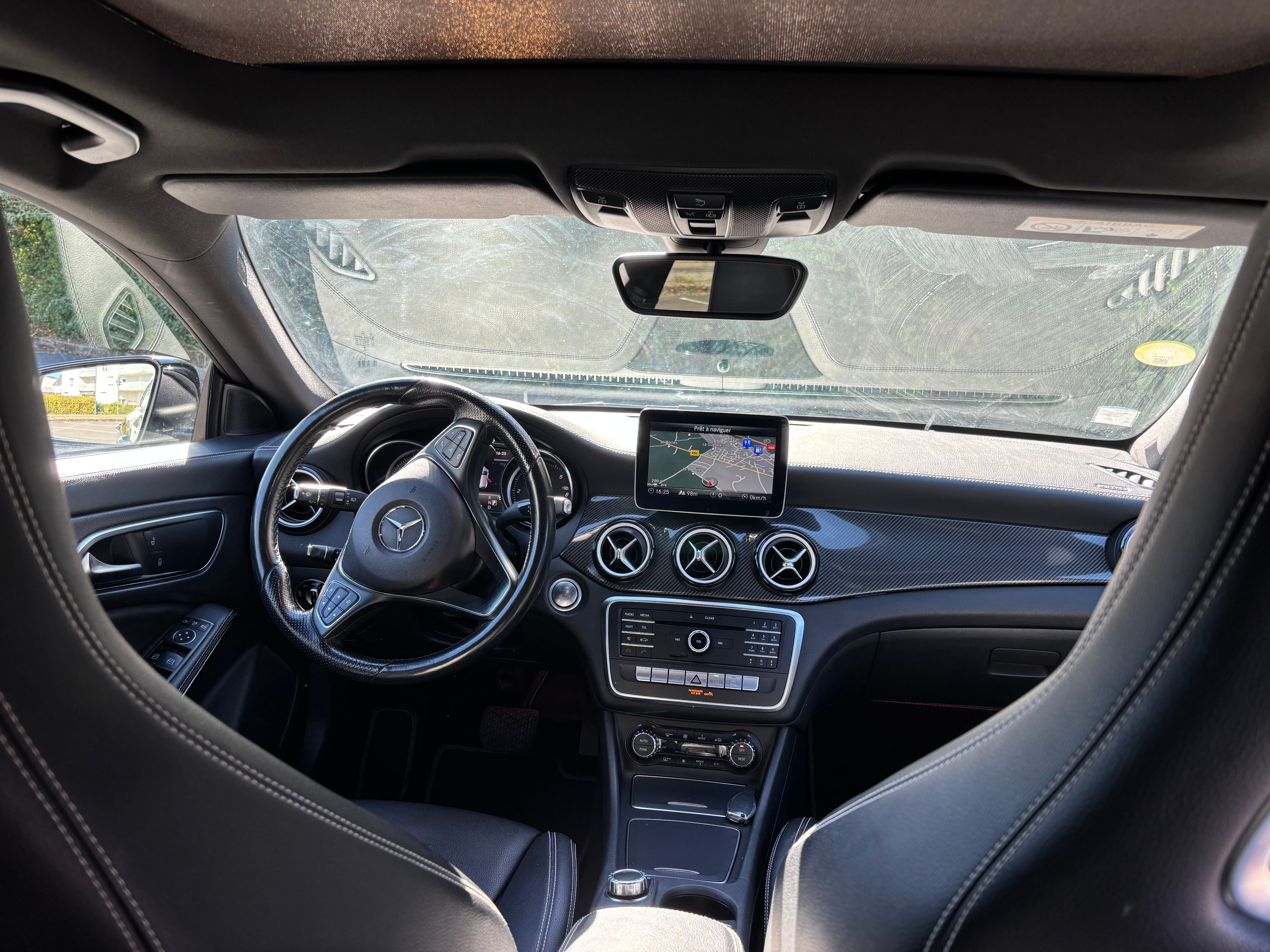 Mercedes-Benz CLA 200 avec GPS