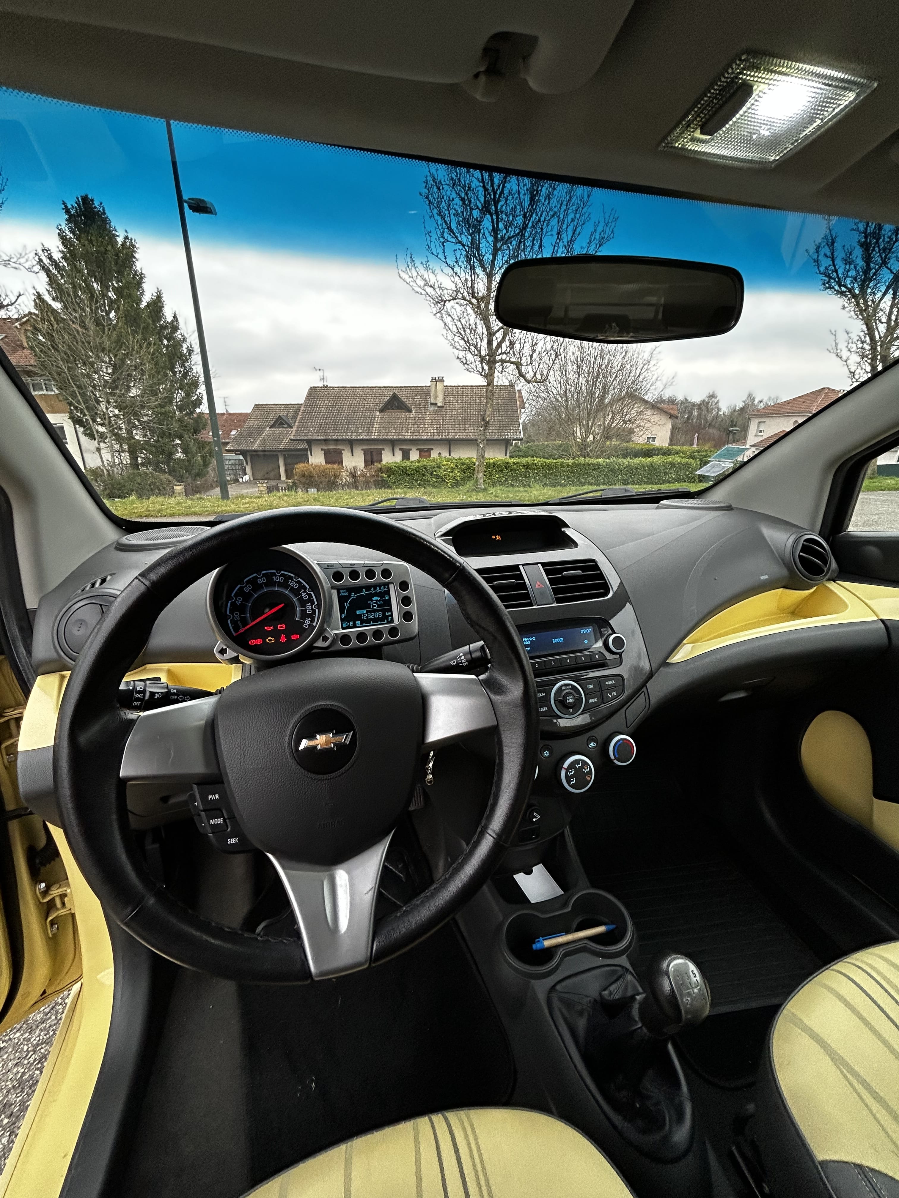 Chevrolet Spark 1.2  - 81cv avec Entrée audio / iPod