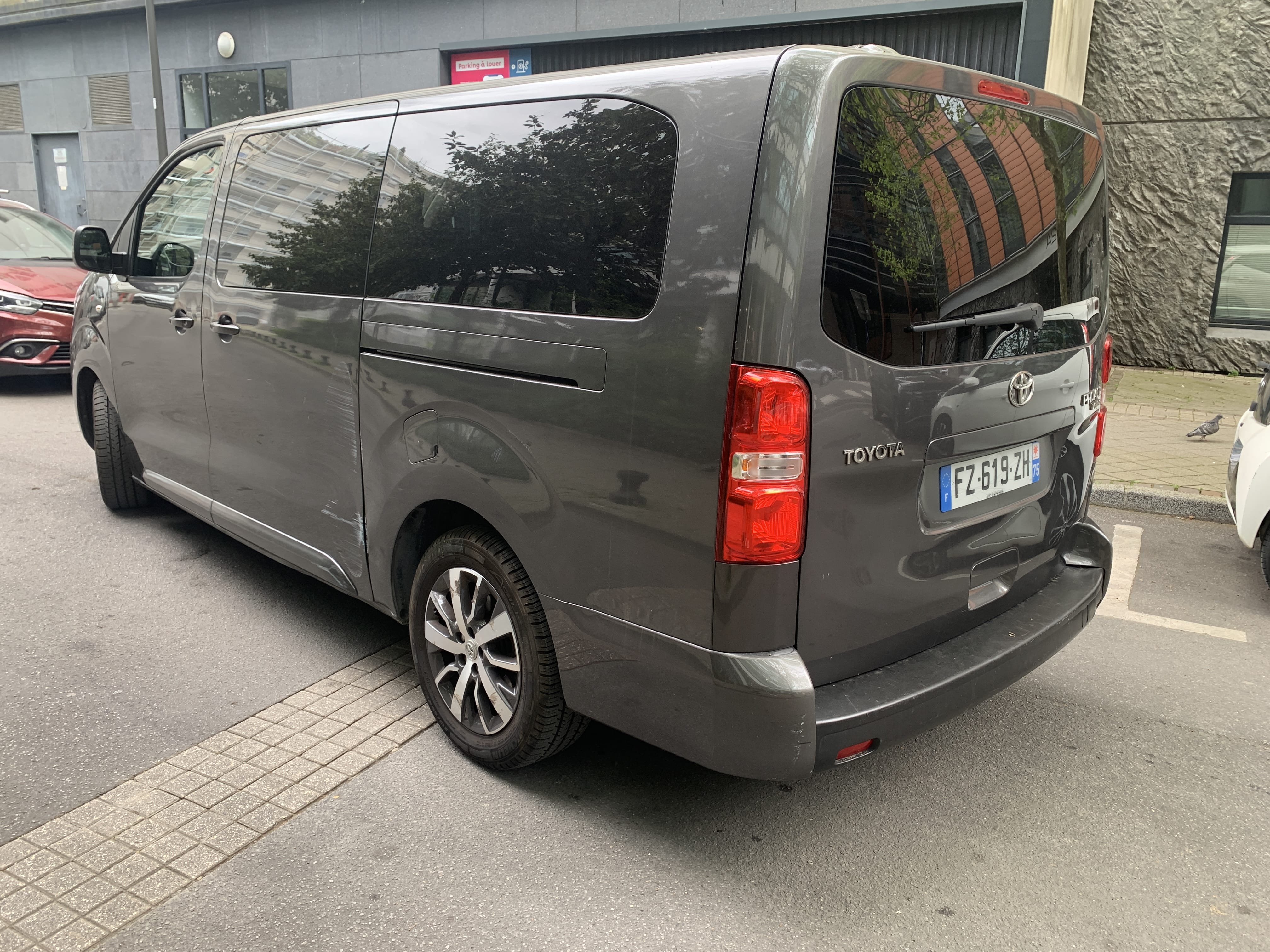 Toyota Proace Verso mit Navigationsgerät