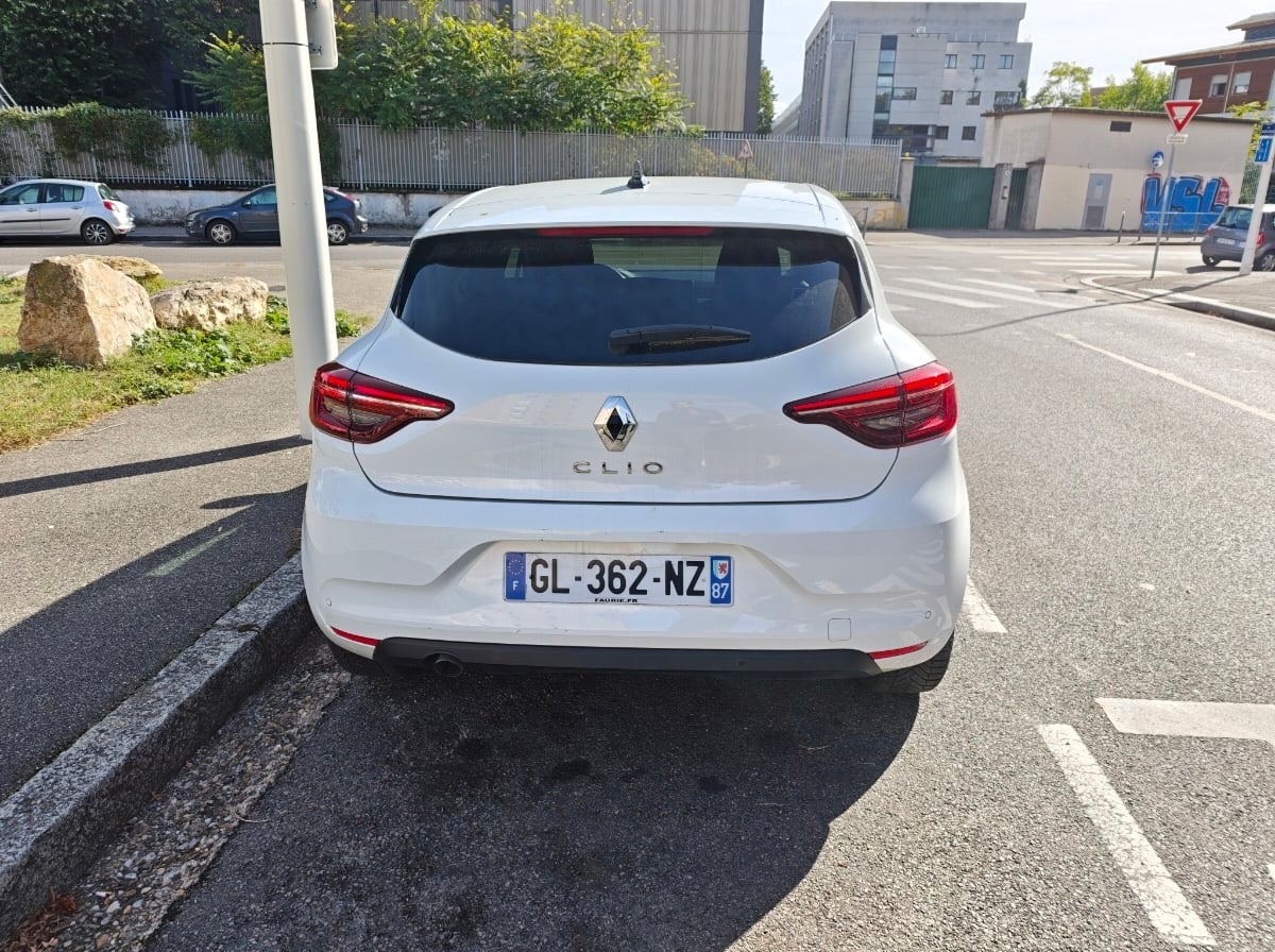 Renault Clio avec Chaines
