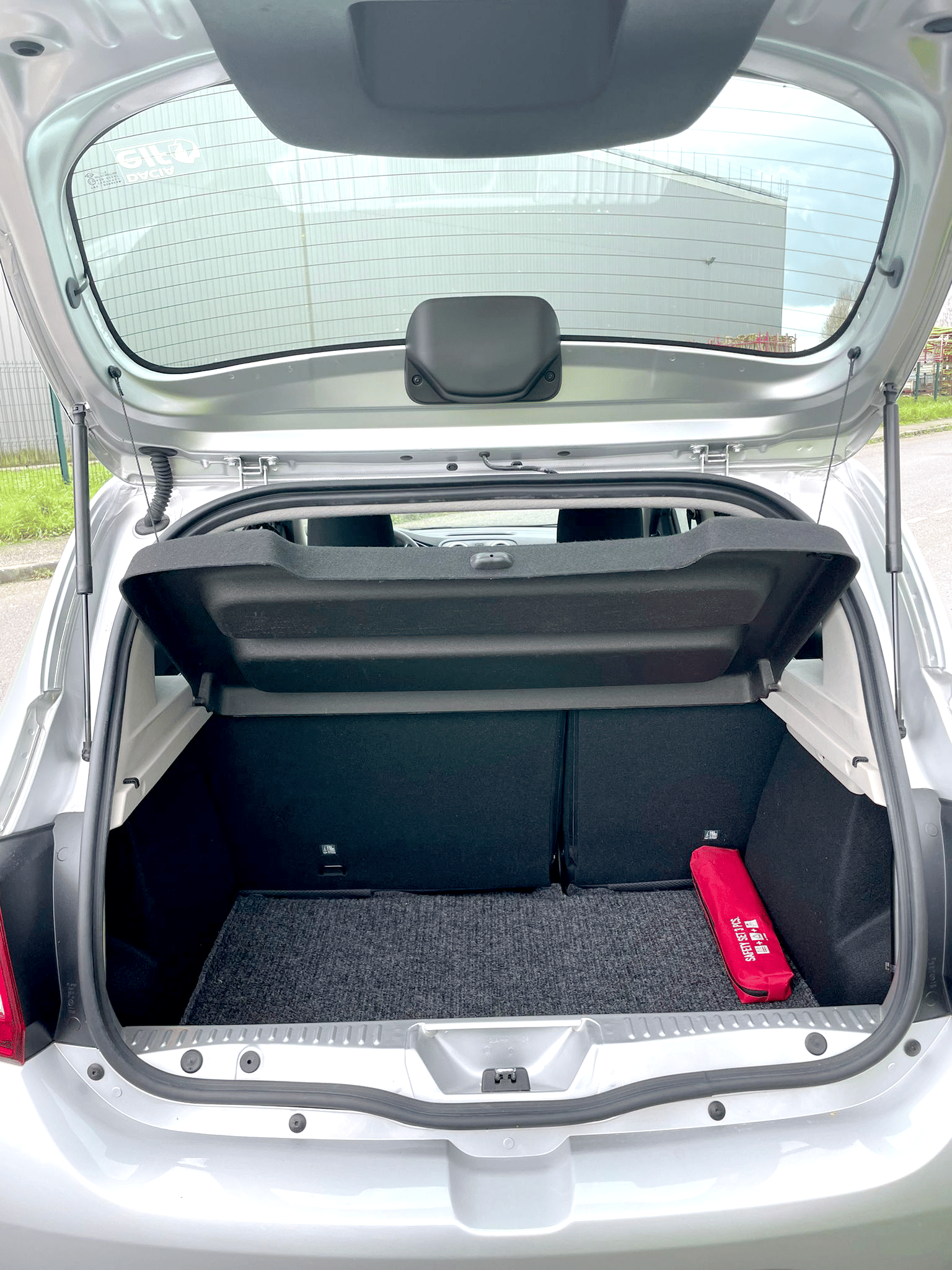 Dacia Sandero "Music" 1.2 16V 75 with Baby seat