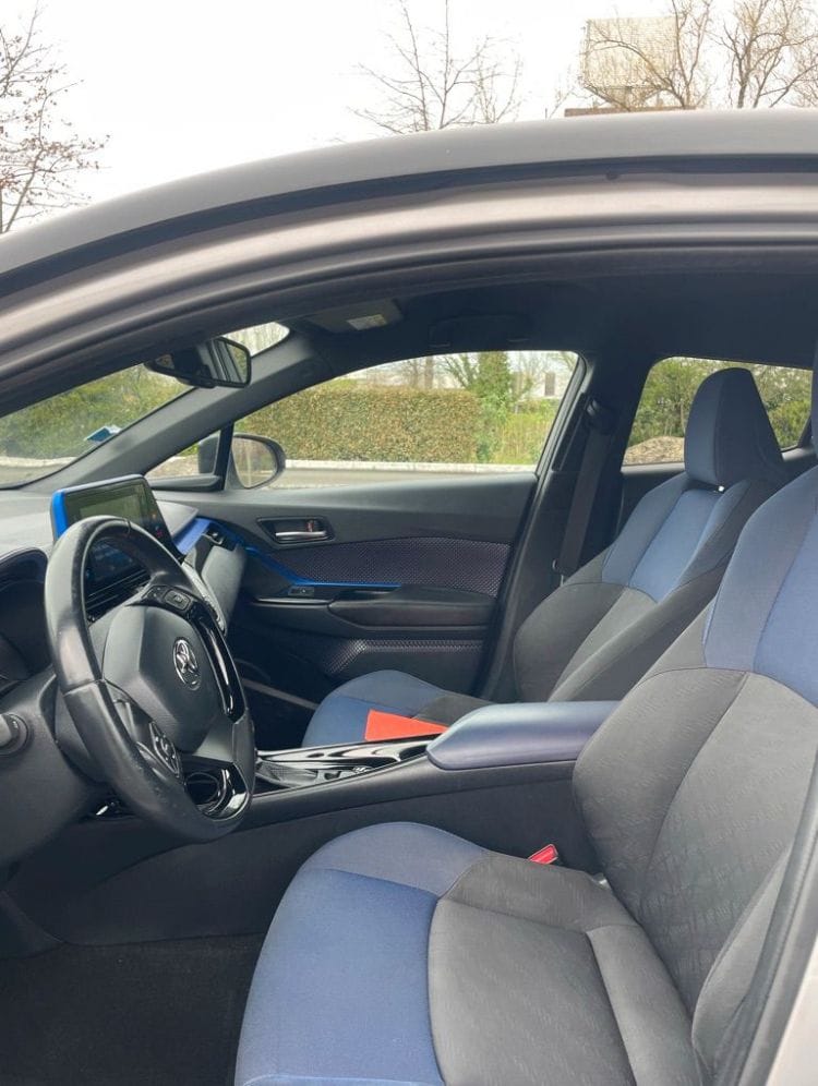 Toyota C-HR Hybrid avec GPS