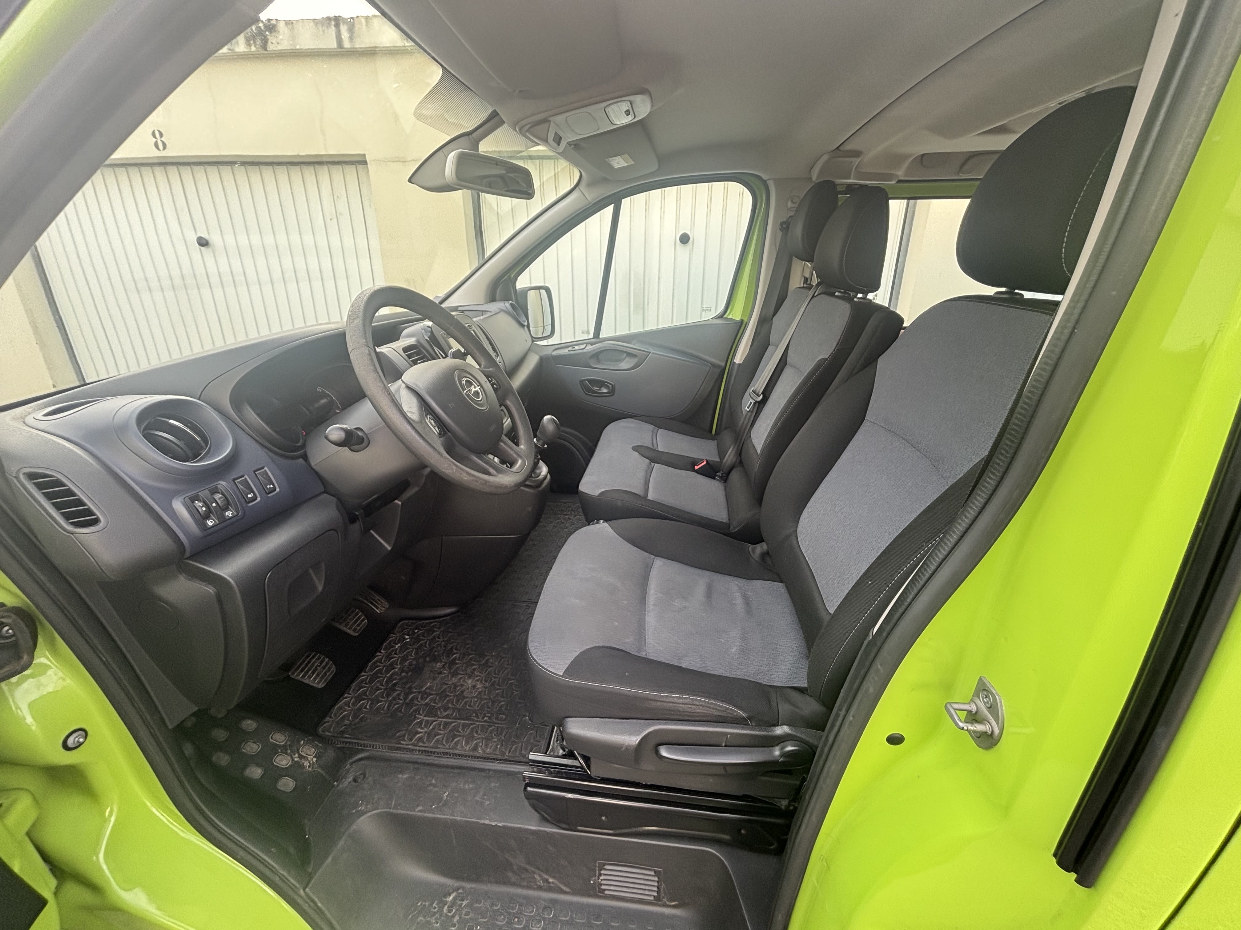 Opel Vivaro avec Régulateur de vitesse