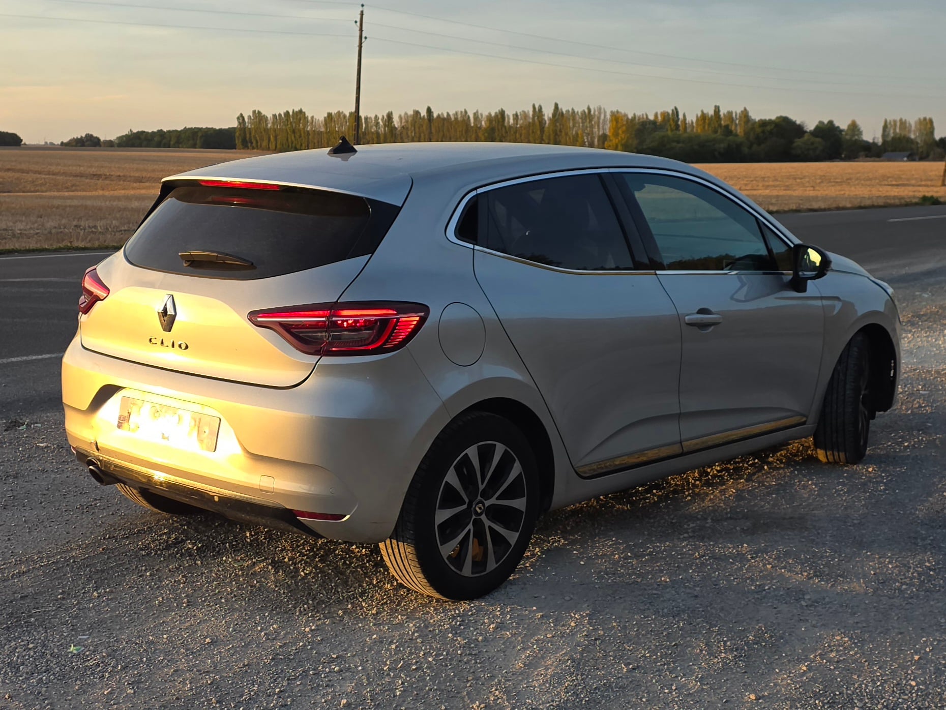 Renault Clio E-tech avec GPS