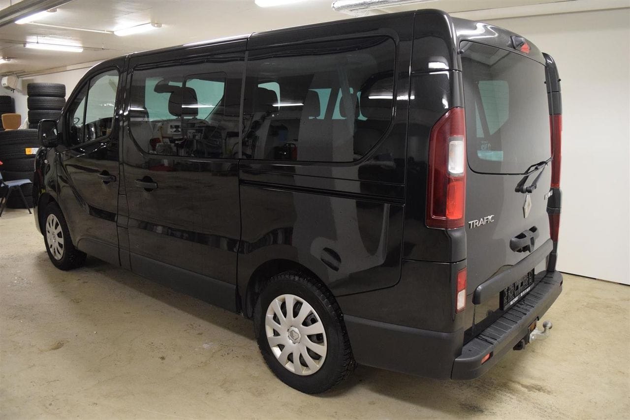 Renault Trafic Passenger 9 SEATS med GPS