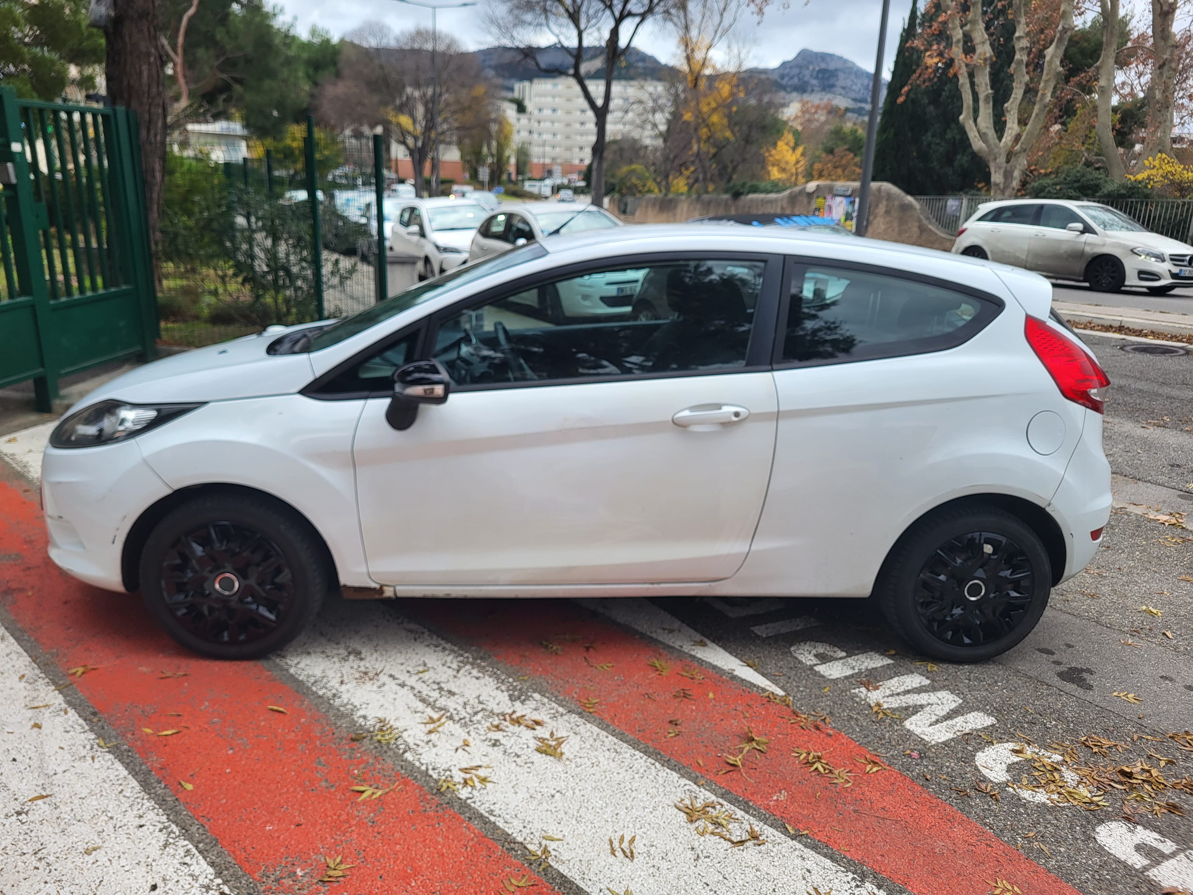 Ford Fiesta met Autostoel baby