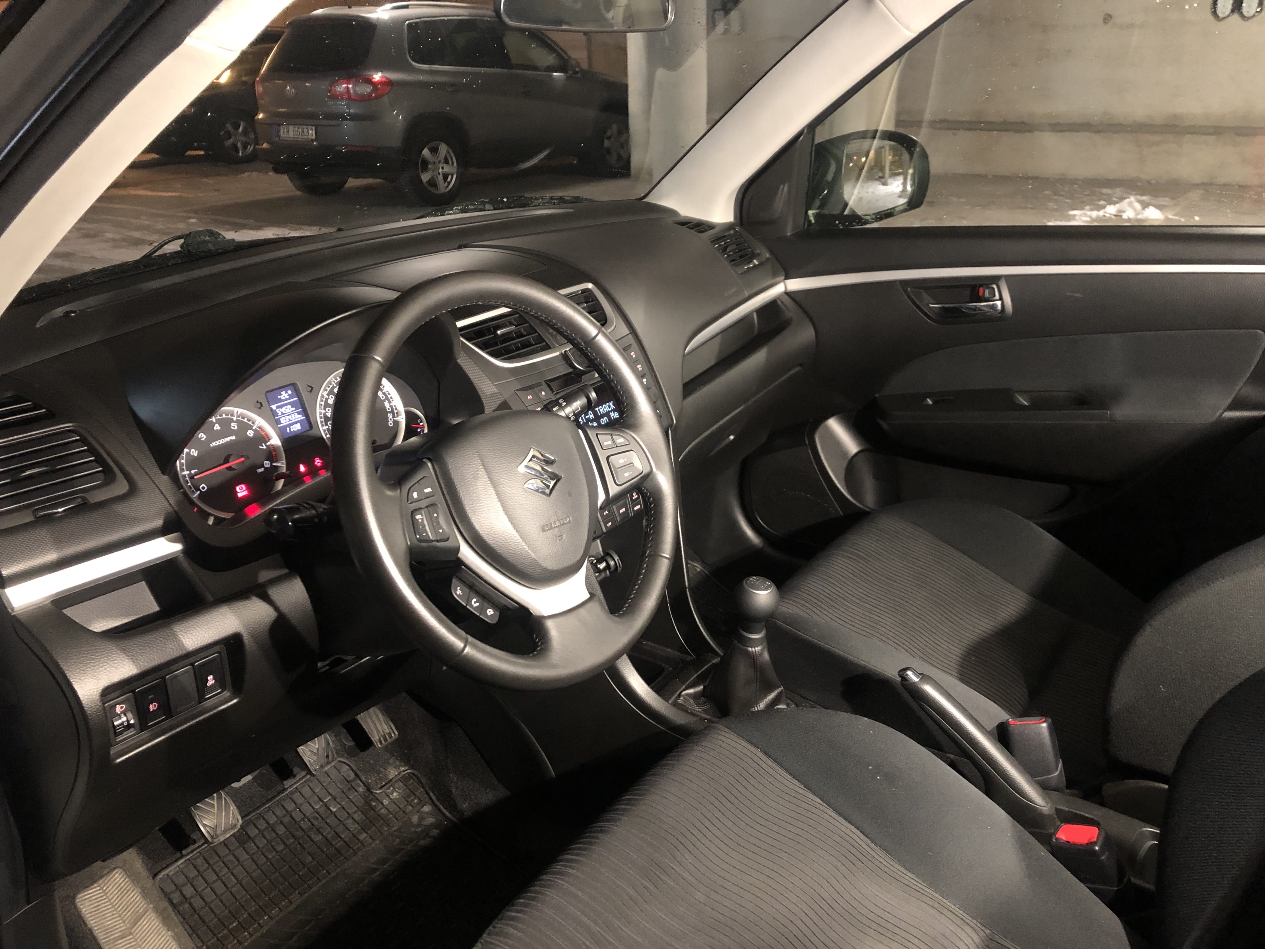 Suzuki Swift 4x4 Bensin met Bluetooth audio