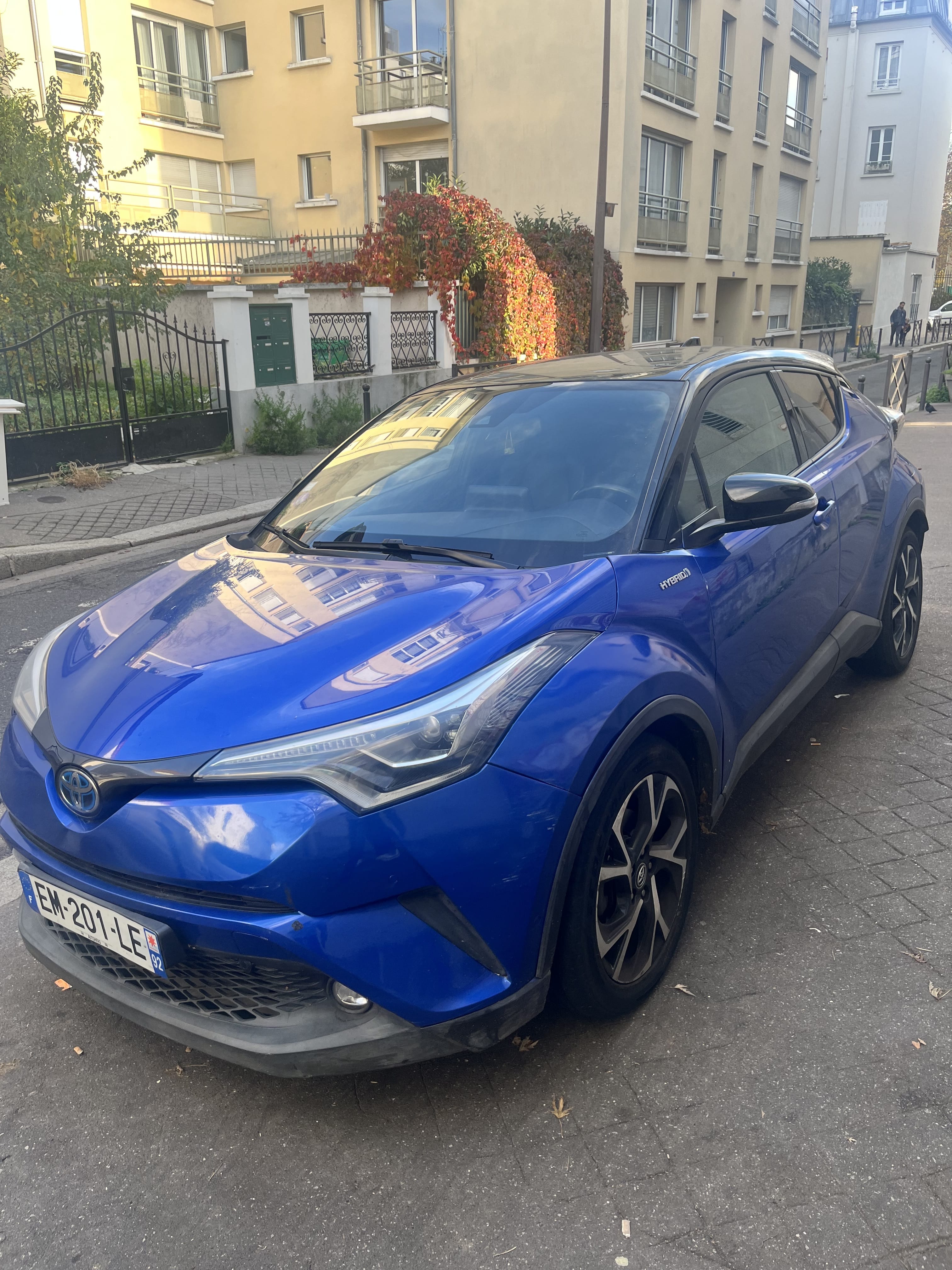 Toyota C-HR Hybrid avec Apple CarPlay