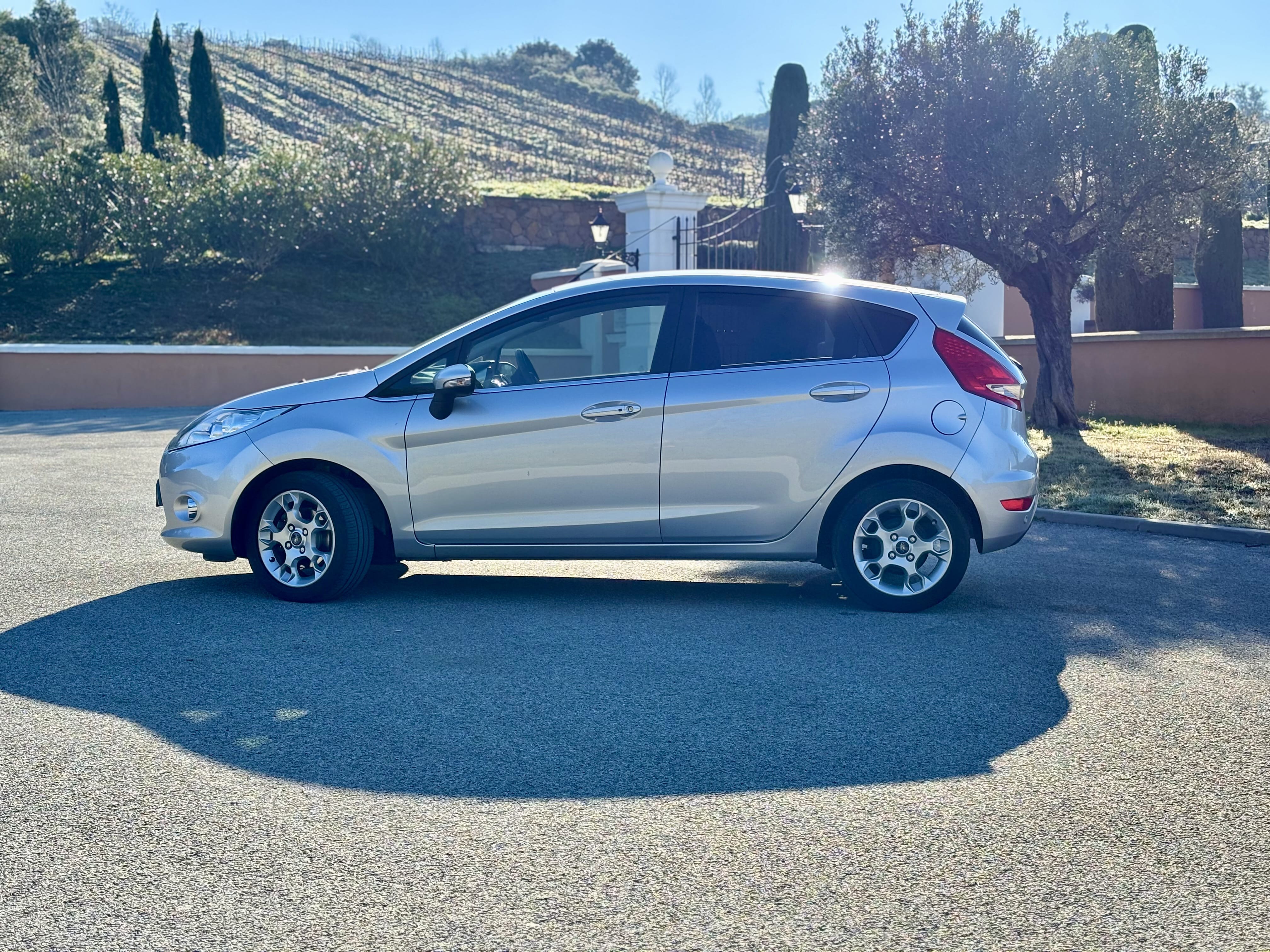 Ford Fiesta avec Climatisation