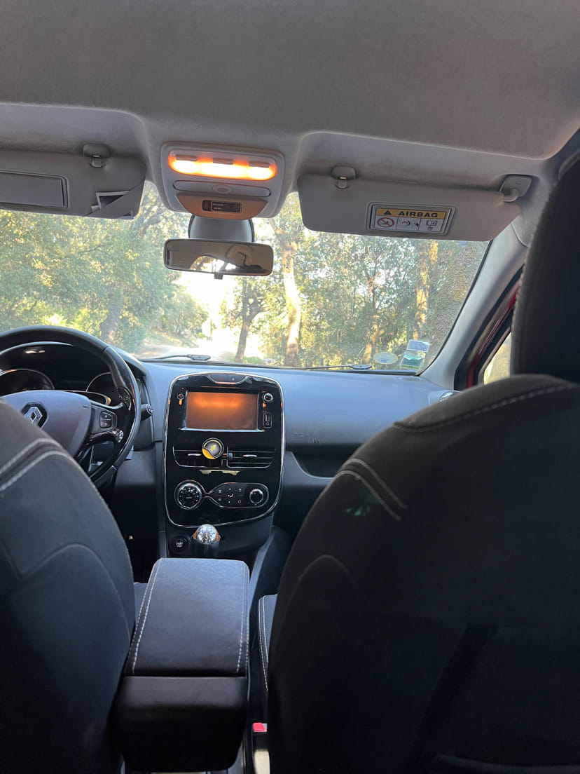 Renault Clio met Autostoel baby