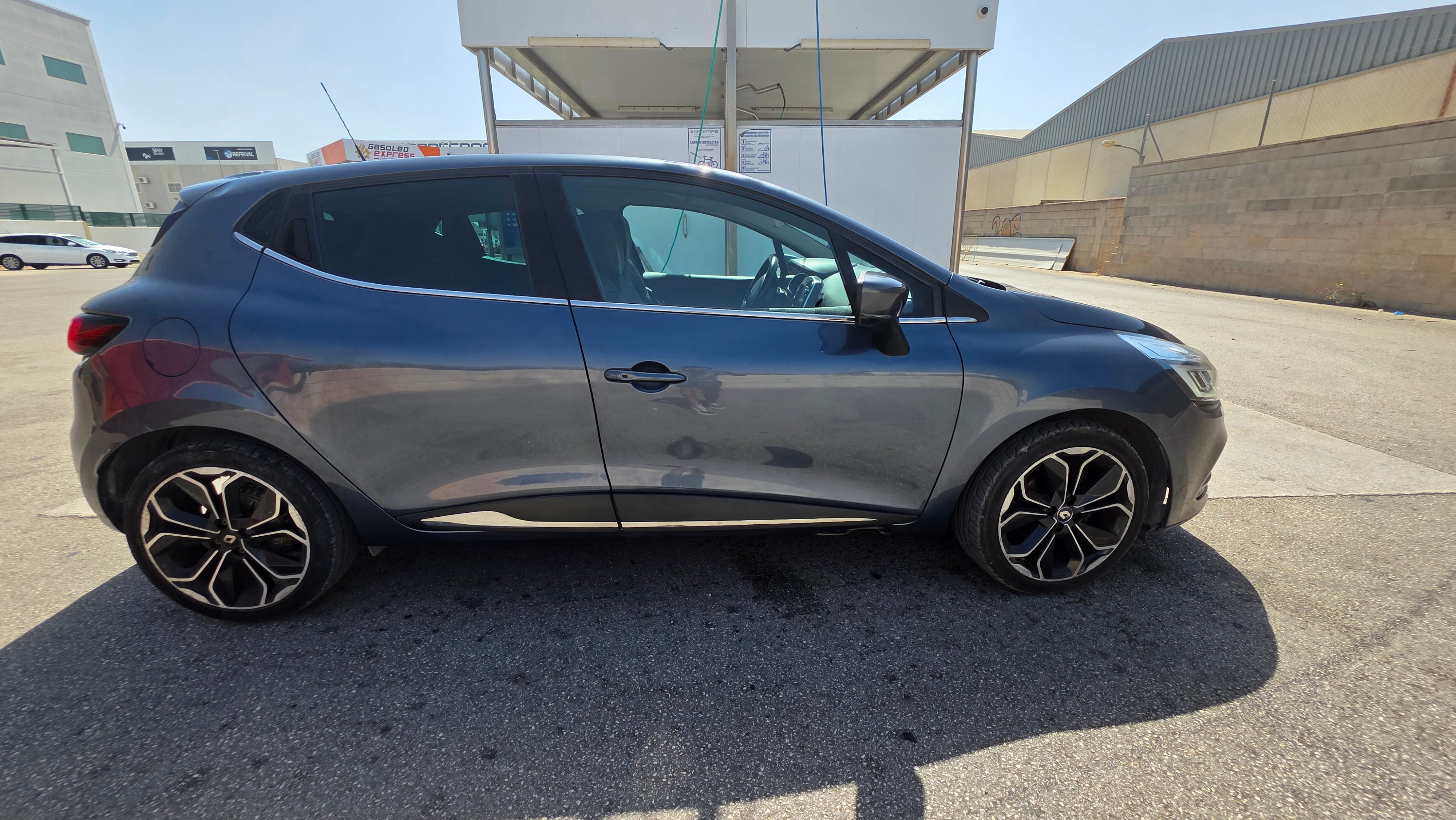 Renault Clio con Aire acondicionado