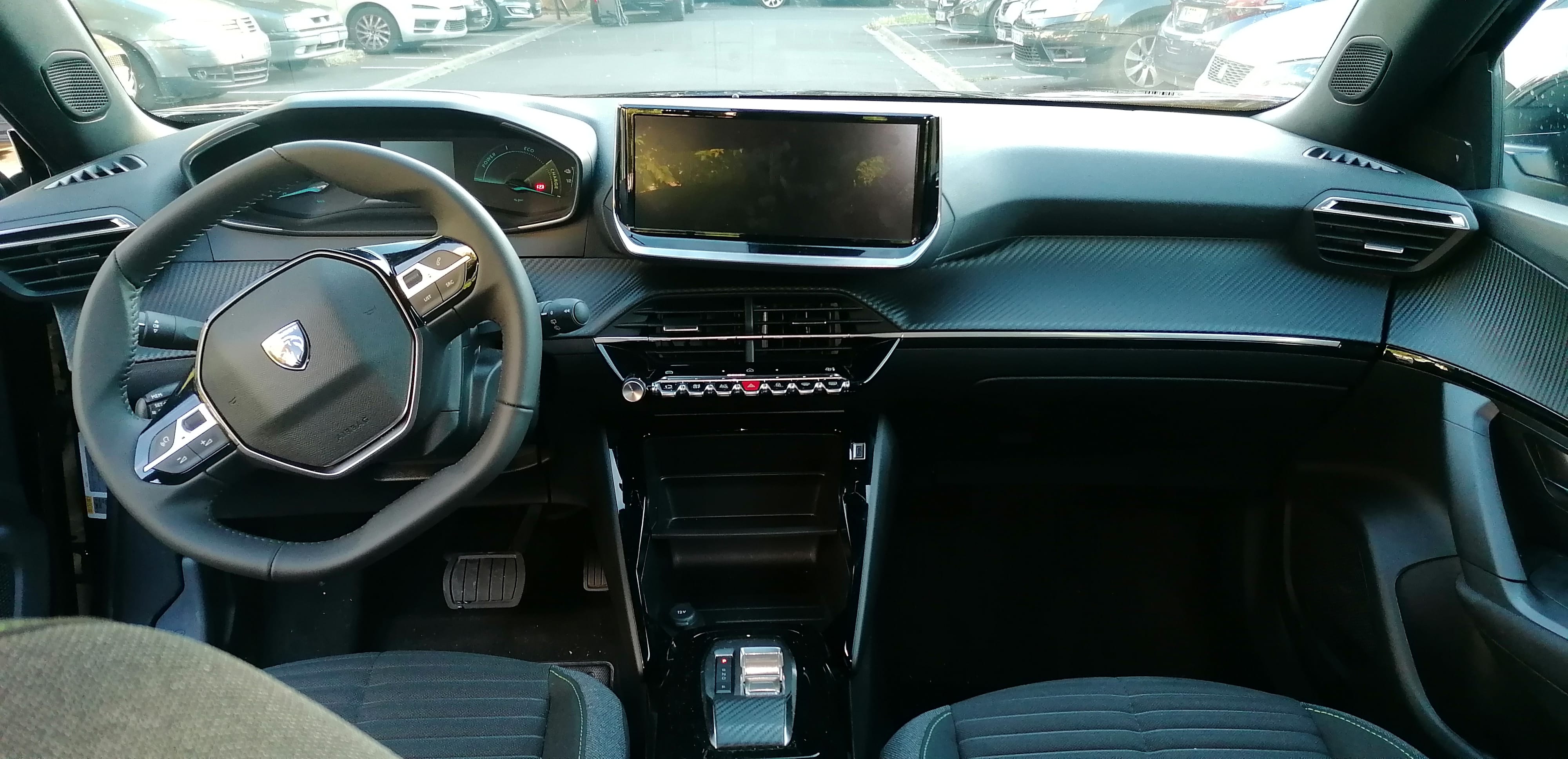 Peugeot e-2008 avec Régulateur de vitesse