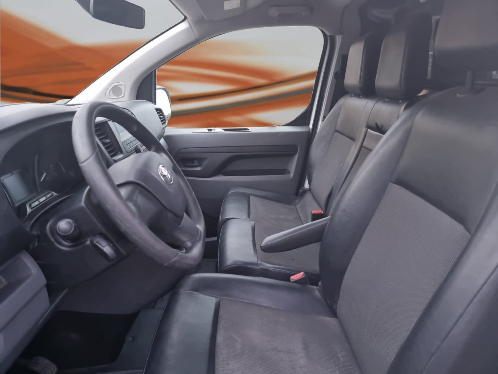 Toyota Proace Furgoneta con Silla infantil