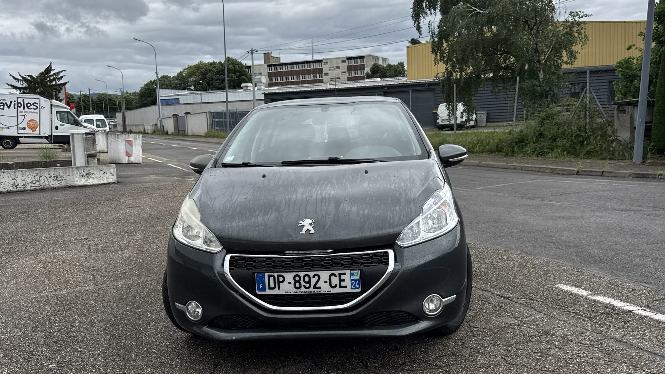 Peugeot 208 avec Siège bébé