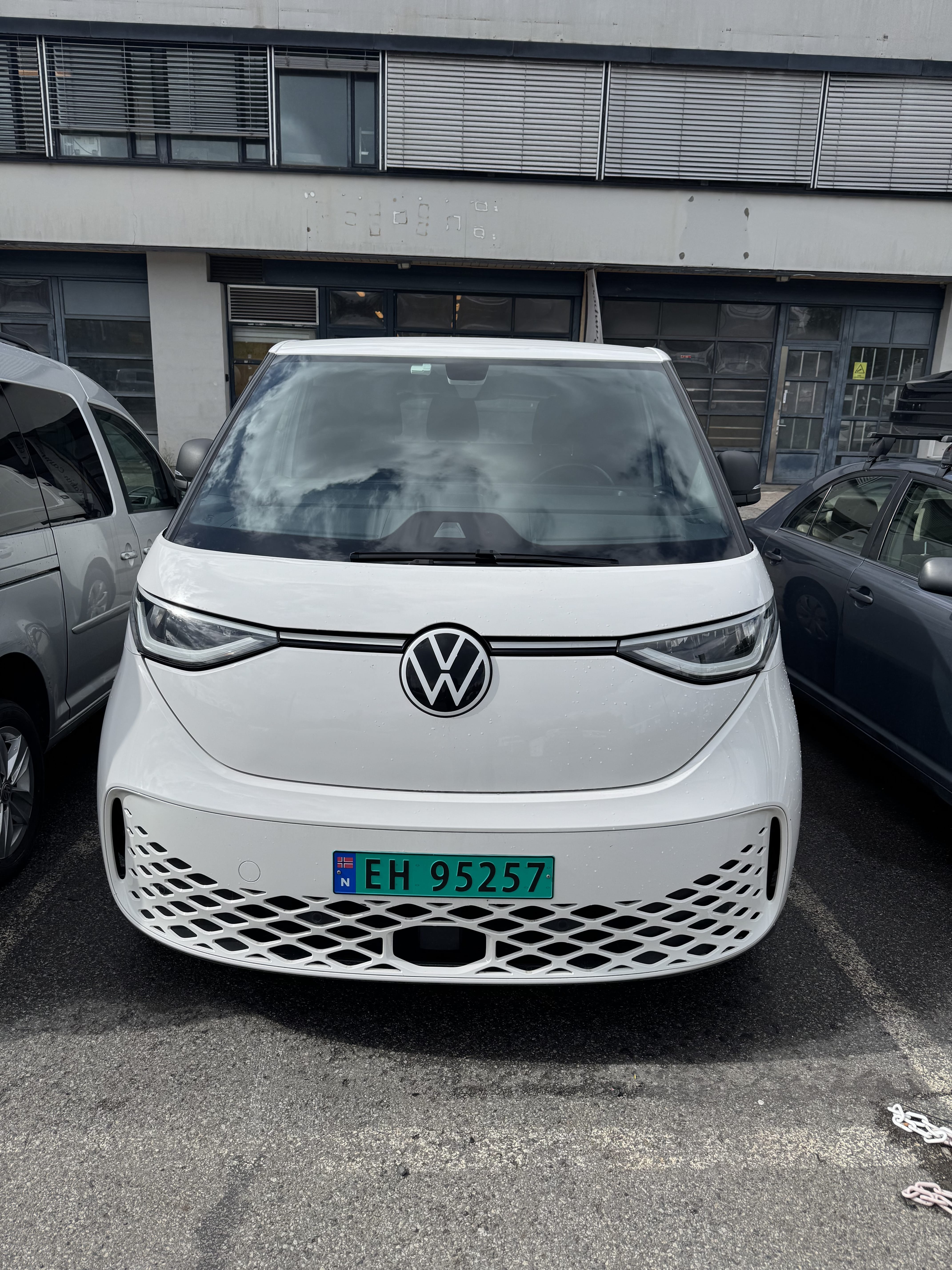 Volkswagen ID. Buzz Cargo, 2024, Elektro, Automatik