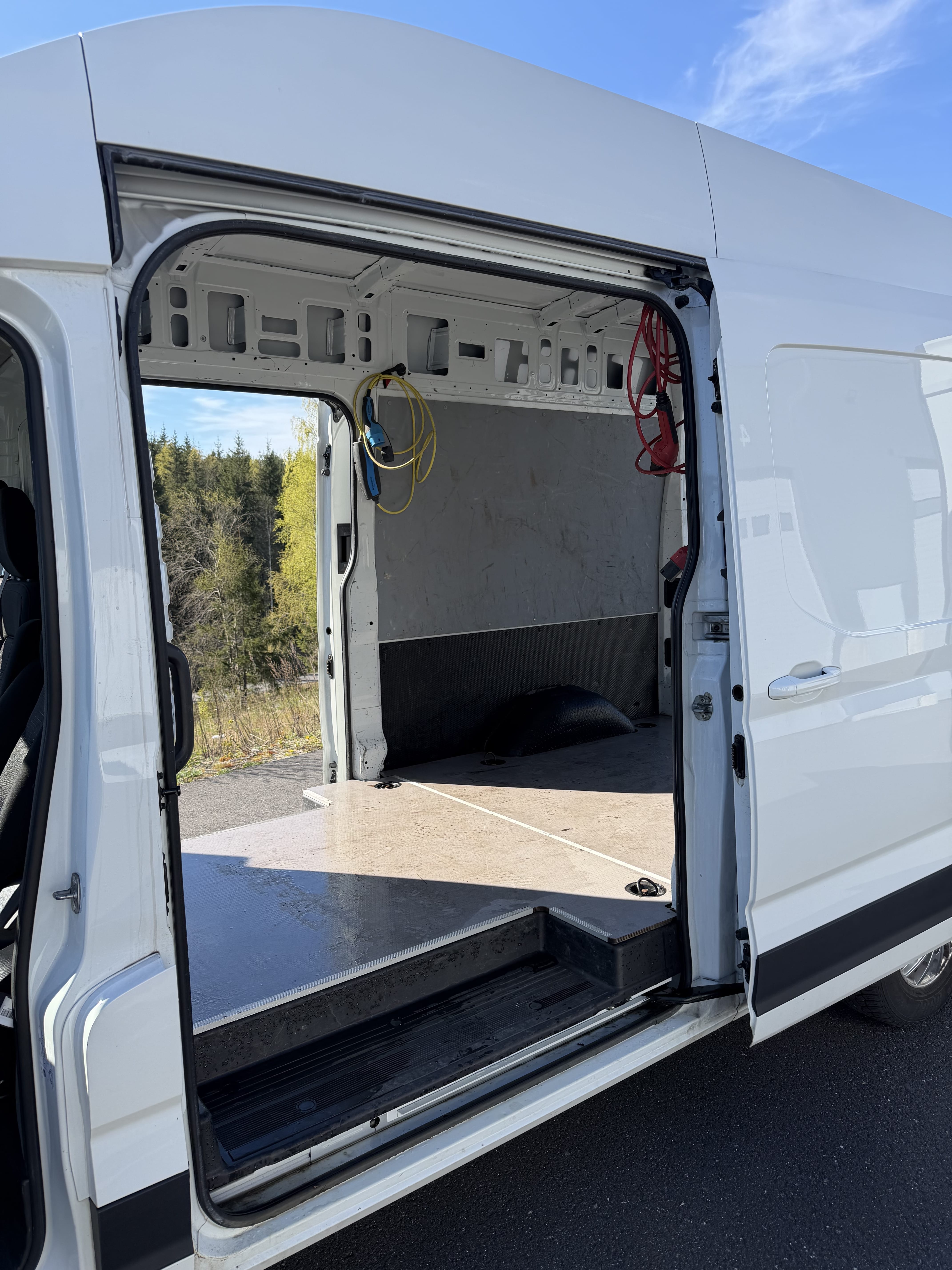 Maxus eDeliver 9 240km rekkevidde. 16m3 varerom. Automat. Elektrisk. mit Bluetooth-Audio