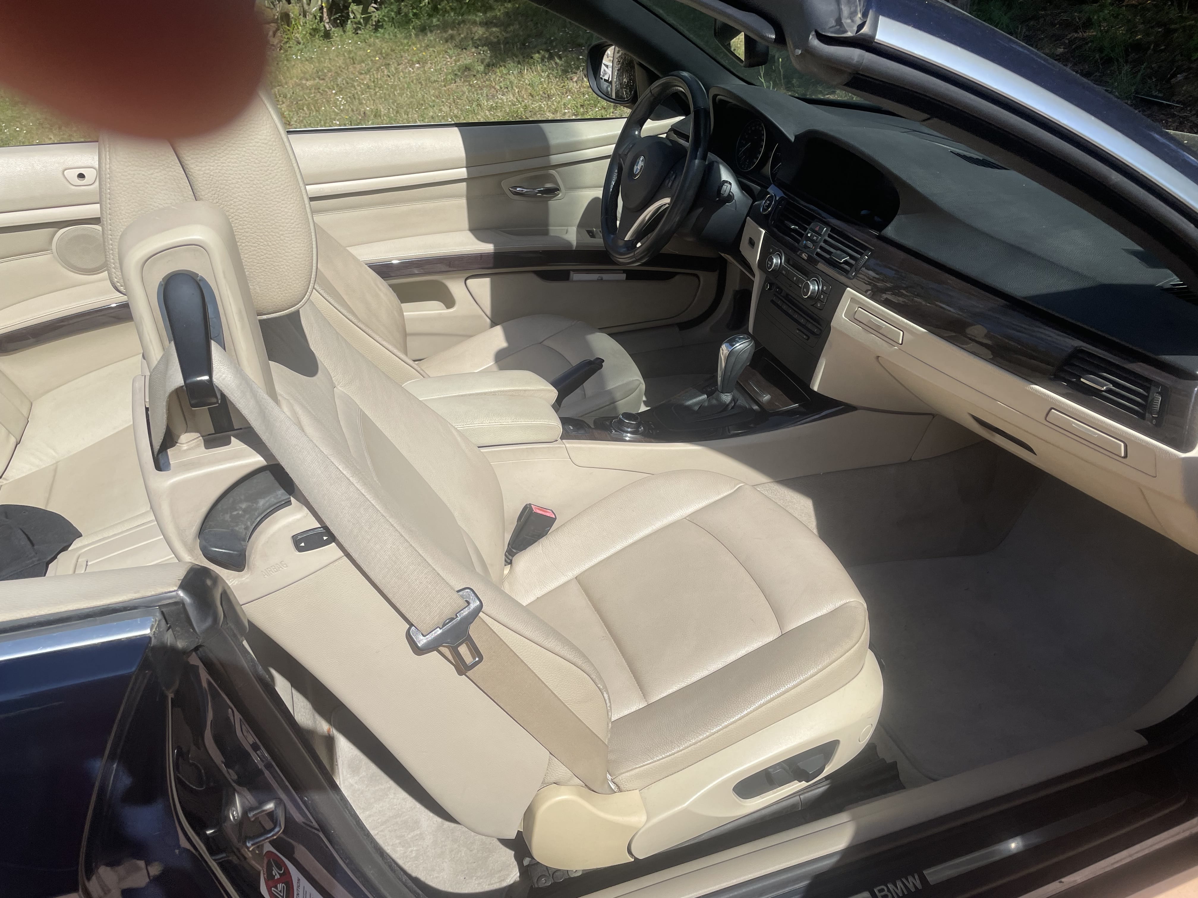 BMW Série 3 Cabriolet 320D with Bluetooth audio