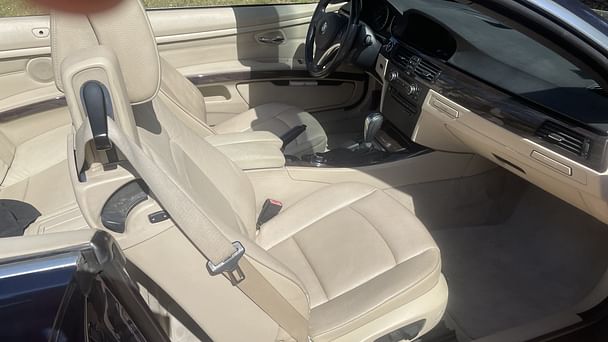 BMW Série 3 Cabriolet 320D avec Entrée audio / iPod