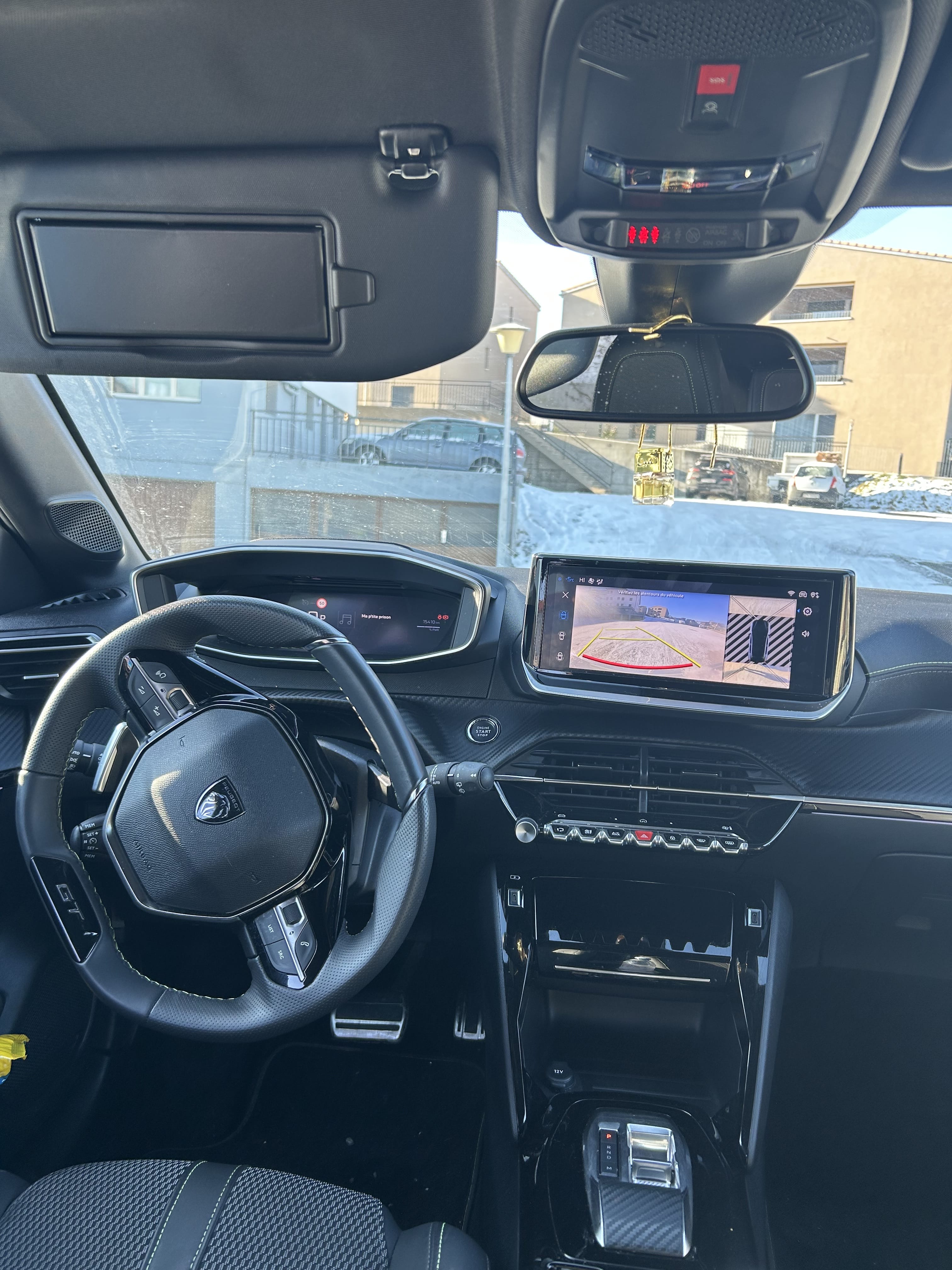 Peugeot 208 GT Line avec GPS