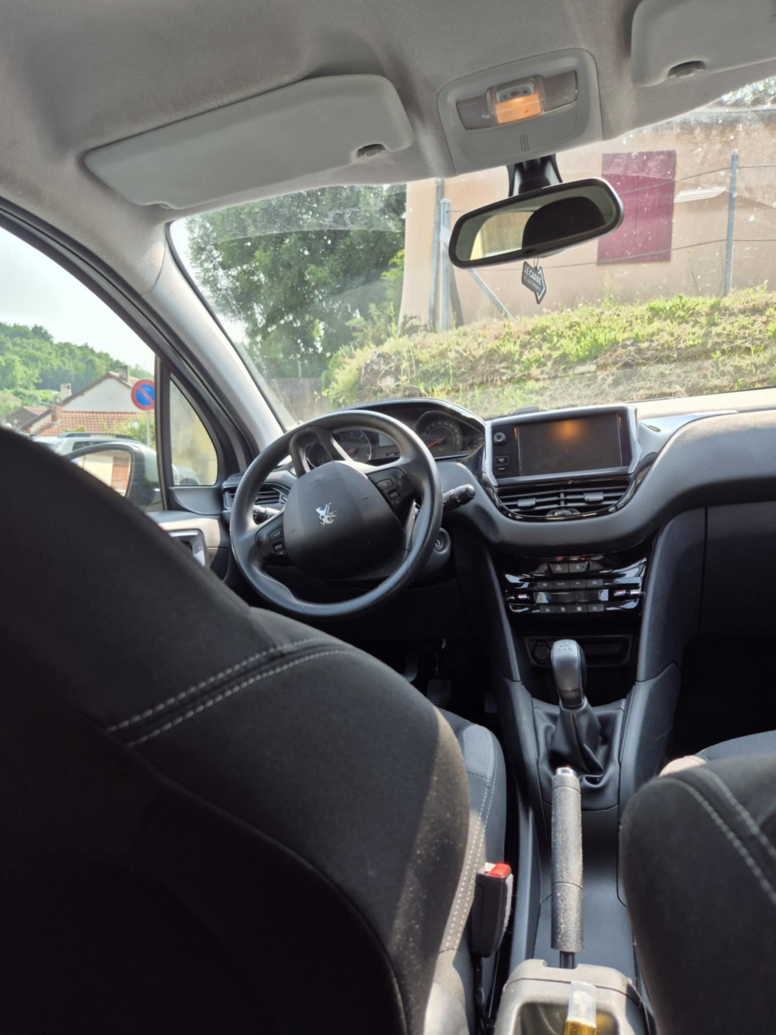 Peugeot 208 avec Entrée audio / iPod