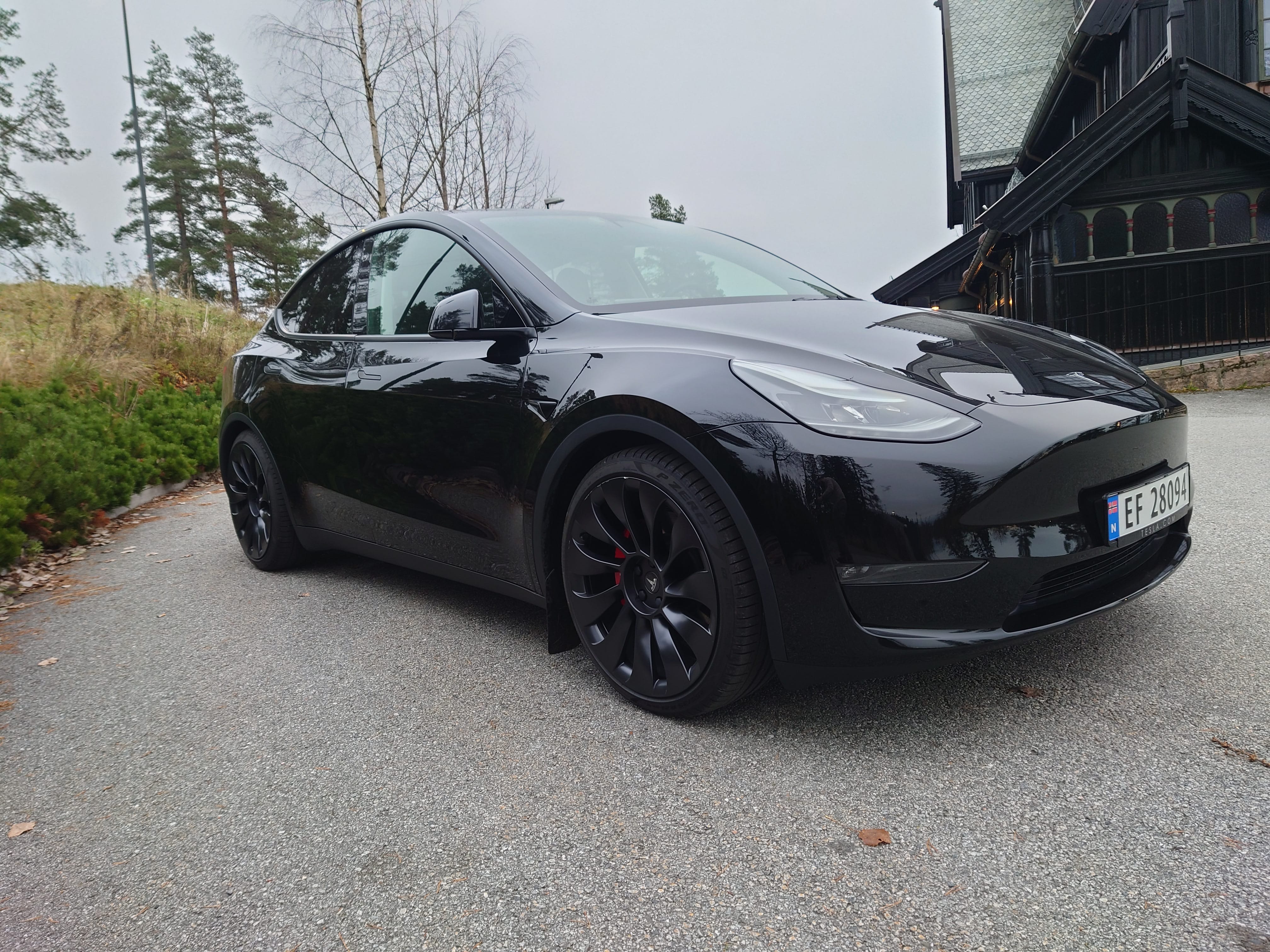 Tesla Model Y Performance mit Tempomat