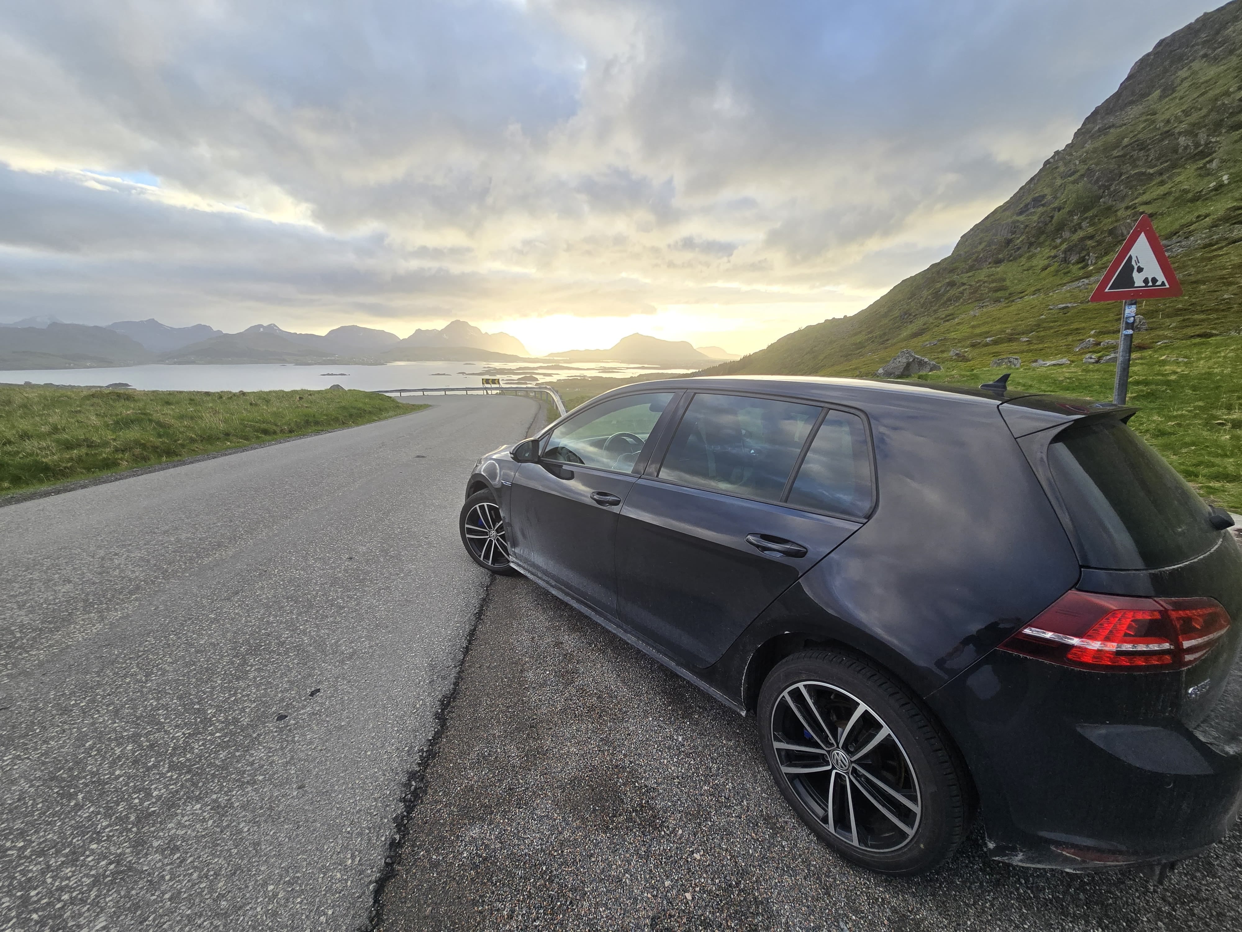 Volkswagen Golf GTE Automat with Backup camera